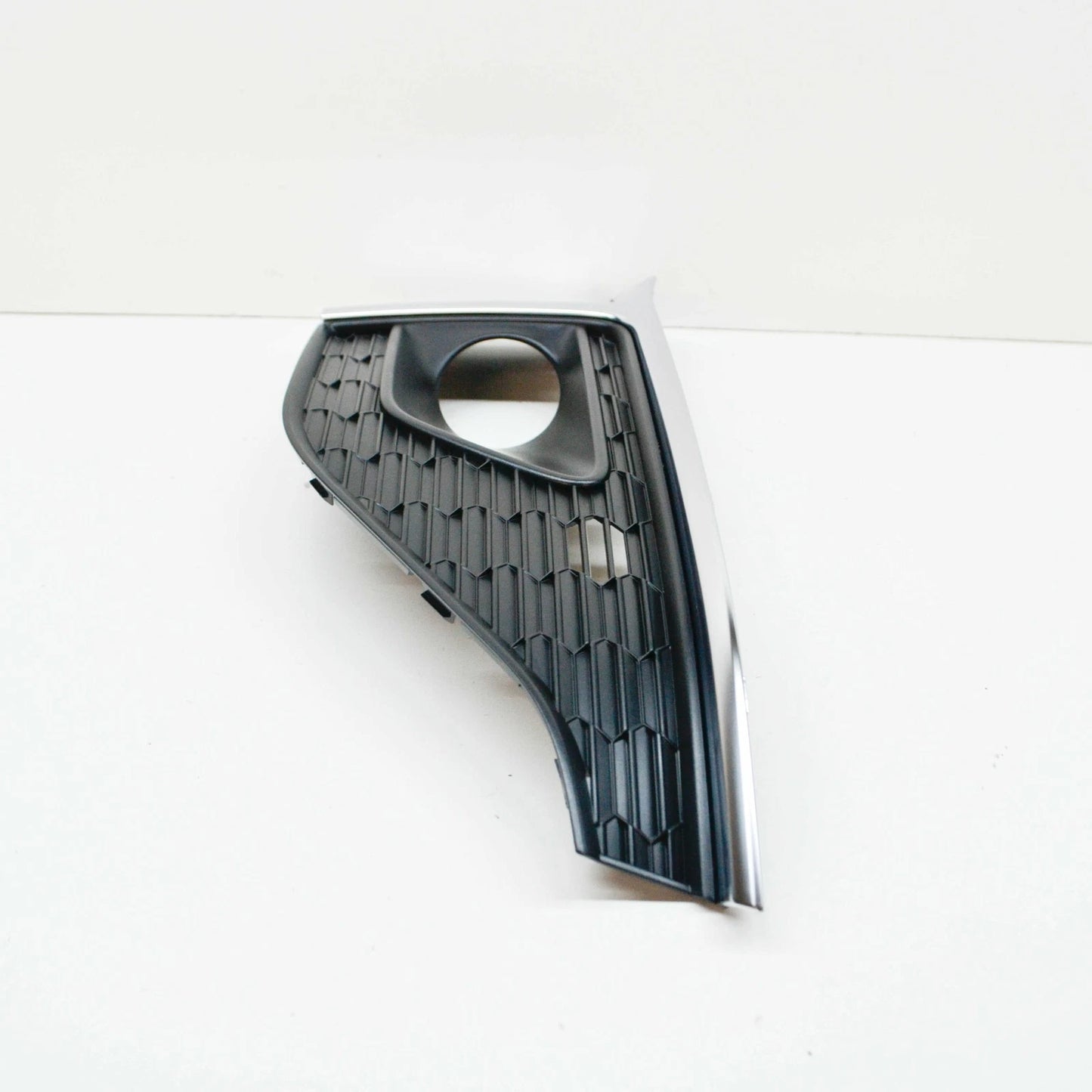 NEW AUDI A5 SPORTBACK 8W6 FRONT BUMPER LEFT OUTER GRILLE 8W6807681S3Q7 ORIGINAL