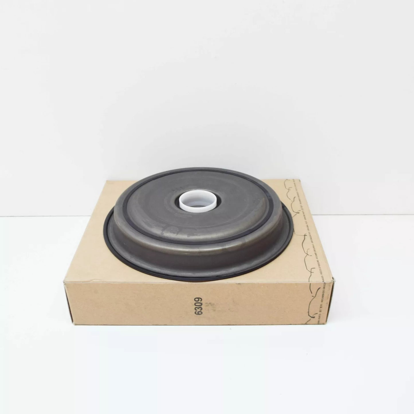 NEW AUDI A3 8P DSG CLUTCH PACK COVER 02E301205C ORIGINAL