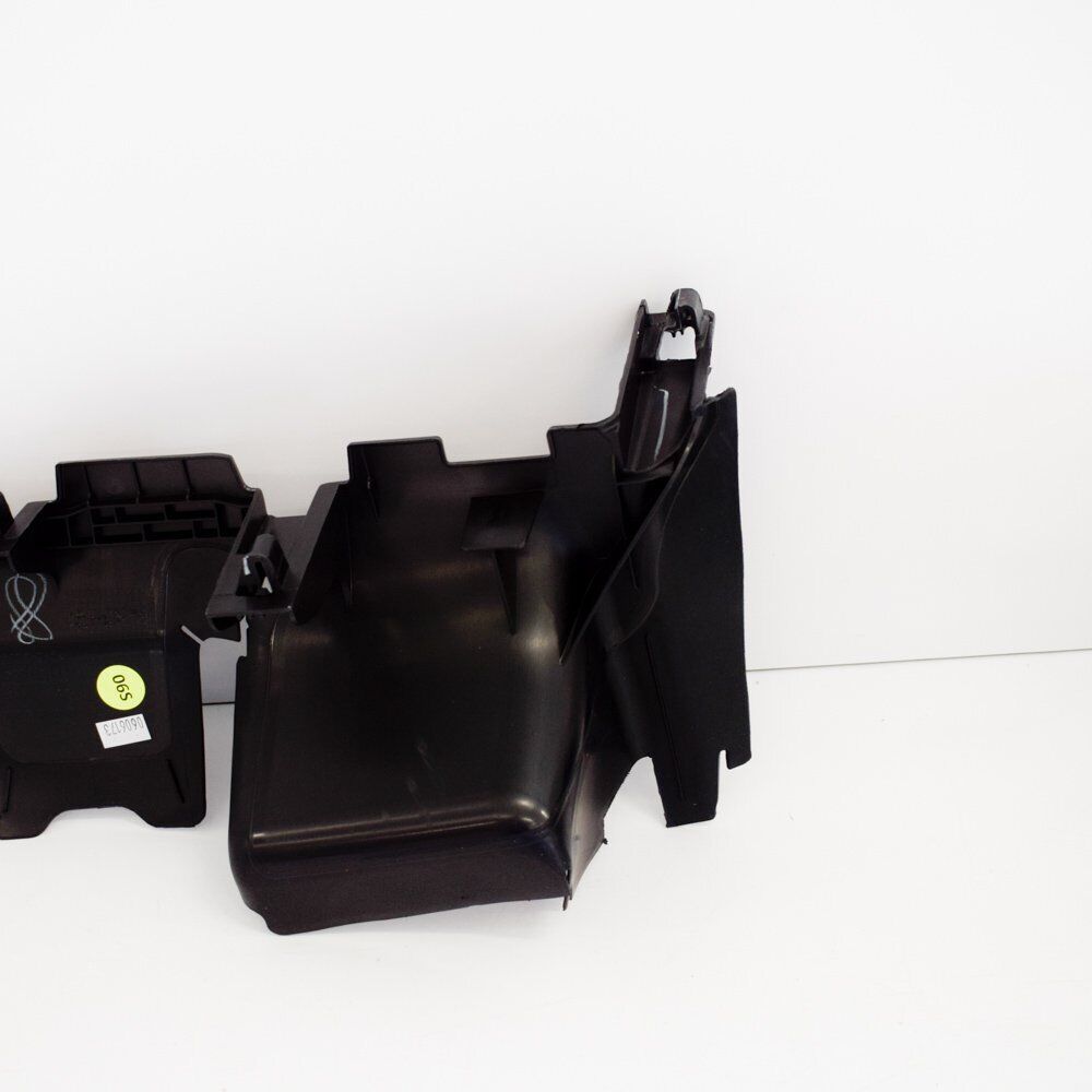 NEW VOLKSWAGEN PASSAT B8 RADIATOR RIGHT SIDE AIR DUCT 561121283A 2016 ORIGINAL