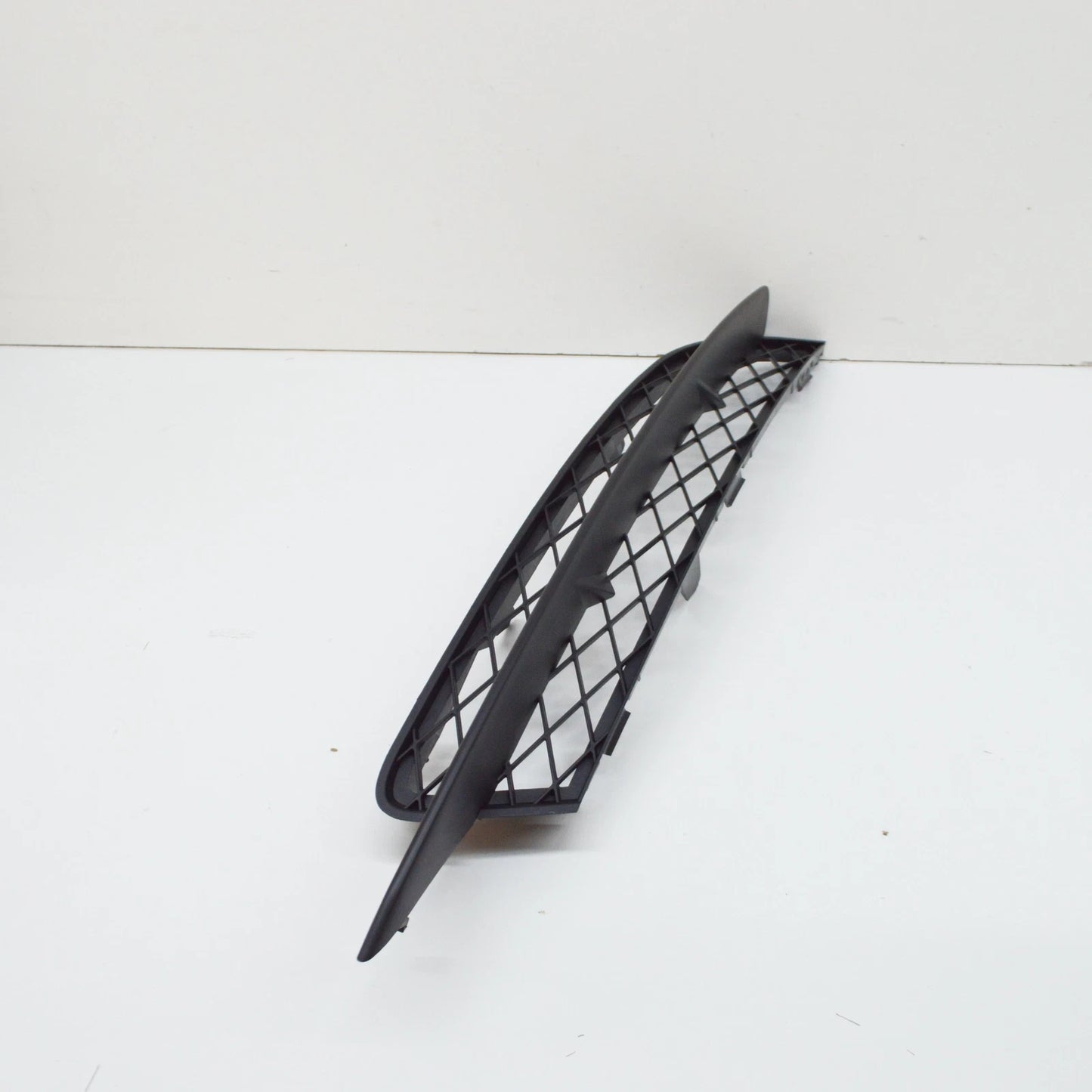 NEW AUDI R8 42 FRONT BUMPER RIGHT LOWER TOW EYE COVER 42080724101C ORIGINAL