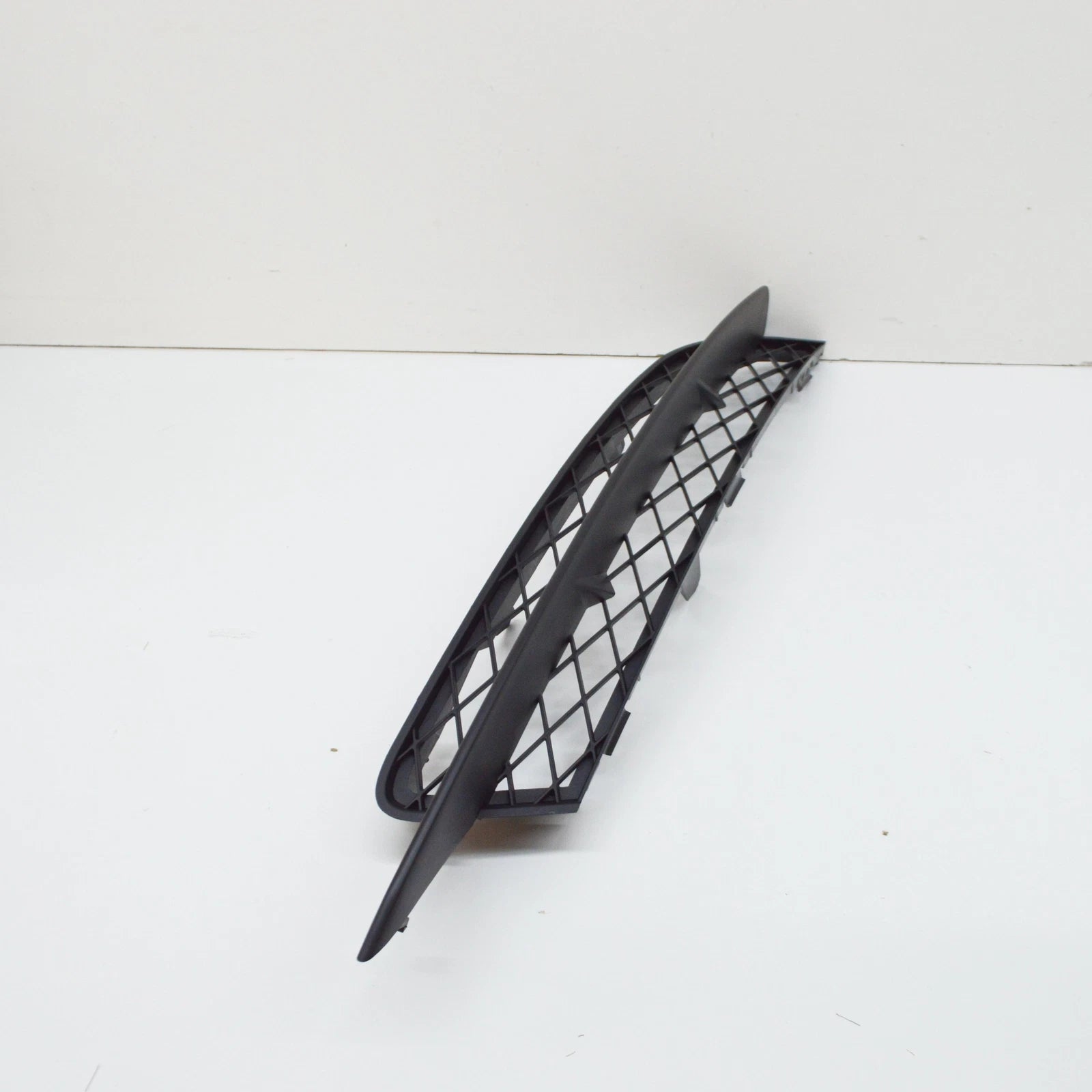 NEW AUDI R8 42 FRONT BUMPER RIGHT LOWER TOW EYE COVER 42080724101C ORIGINAL