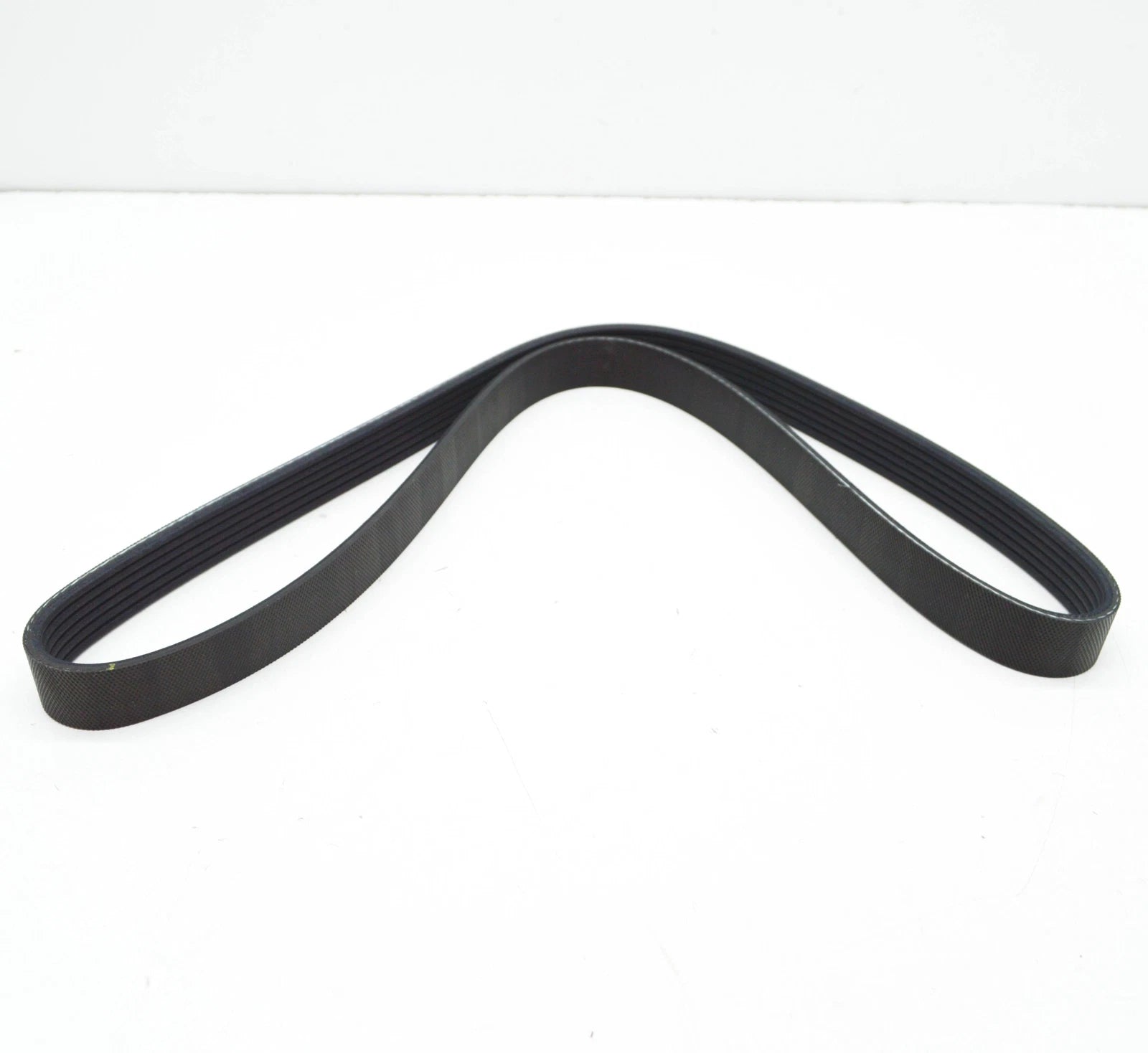 NEW AUDI A4 B9 ALTERNATOR BELT 04L260849AB ORIGINAL