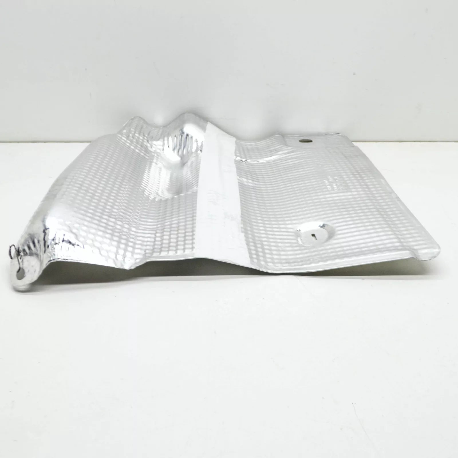 NEW AUDI A4 AVANT B9 EXHAUST RIGHT HEAT PROTECTION 8W0804172