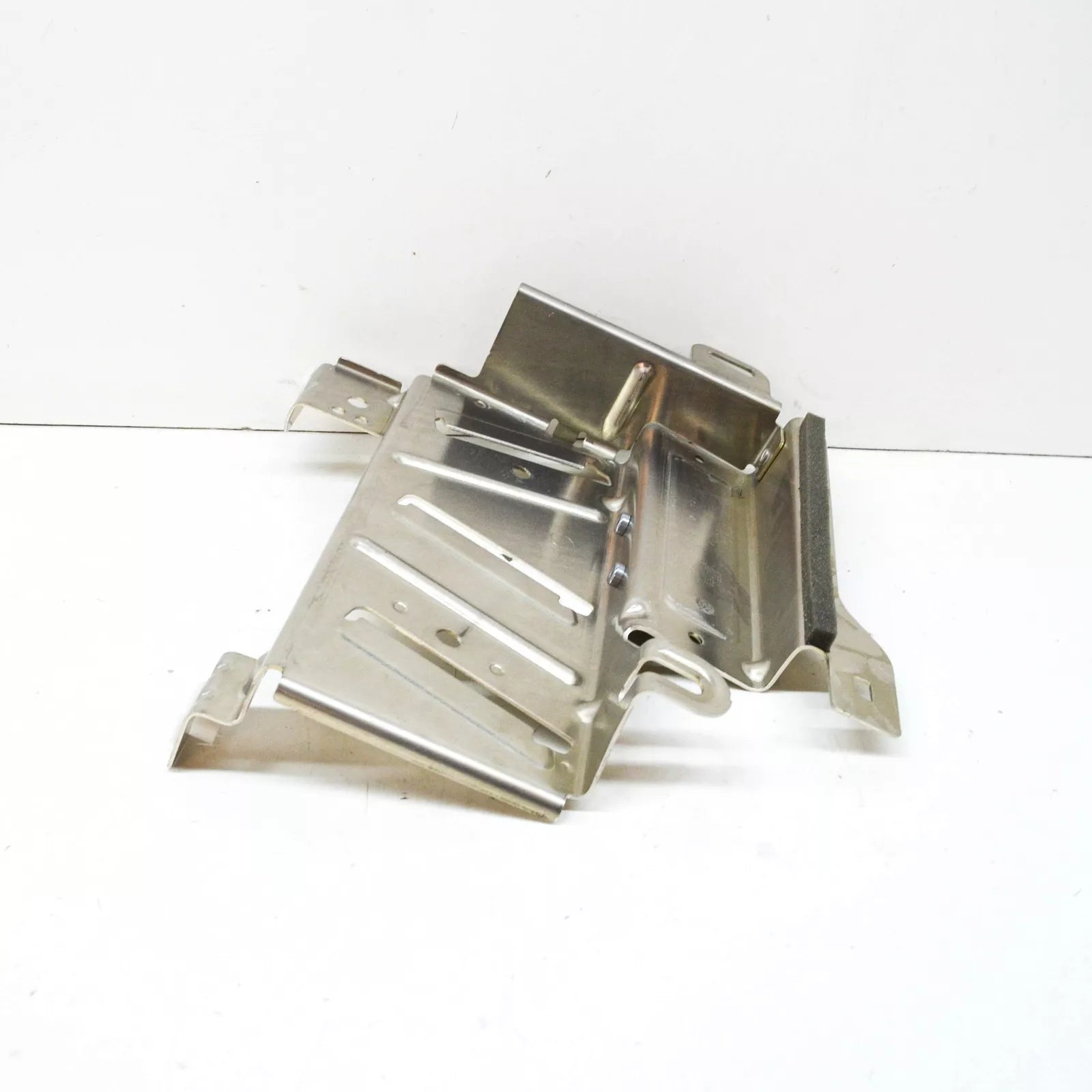 NEW BMW 5 G30 RADIO AMPLIFIER BRACKET HOLDER 65159367949 ORIGINAL