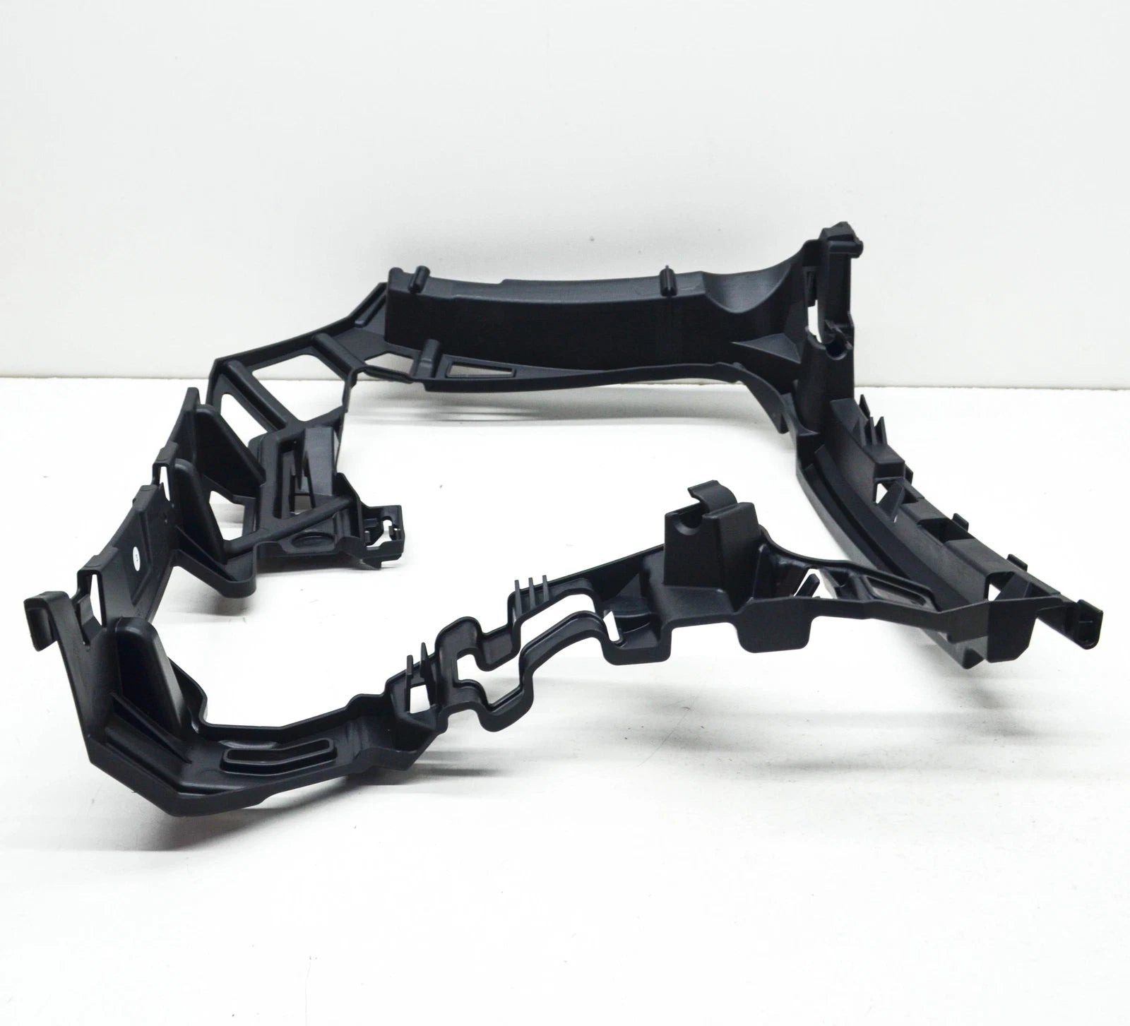 NEW VOLKSWAGEN GOLF MK7 5G FRONT RIGHT BUMPER BRACKET 5GE807724B