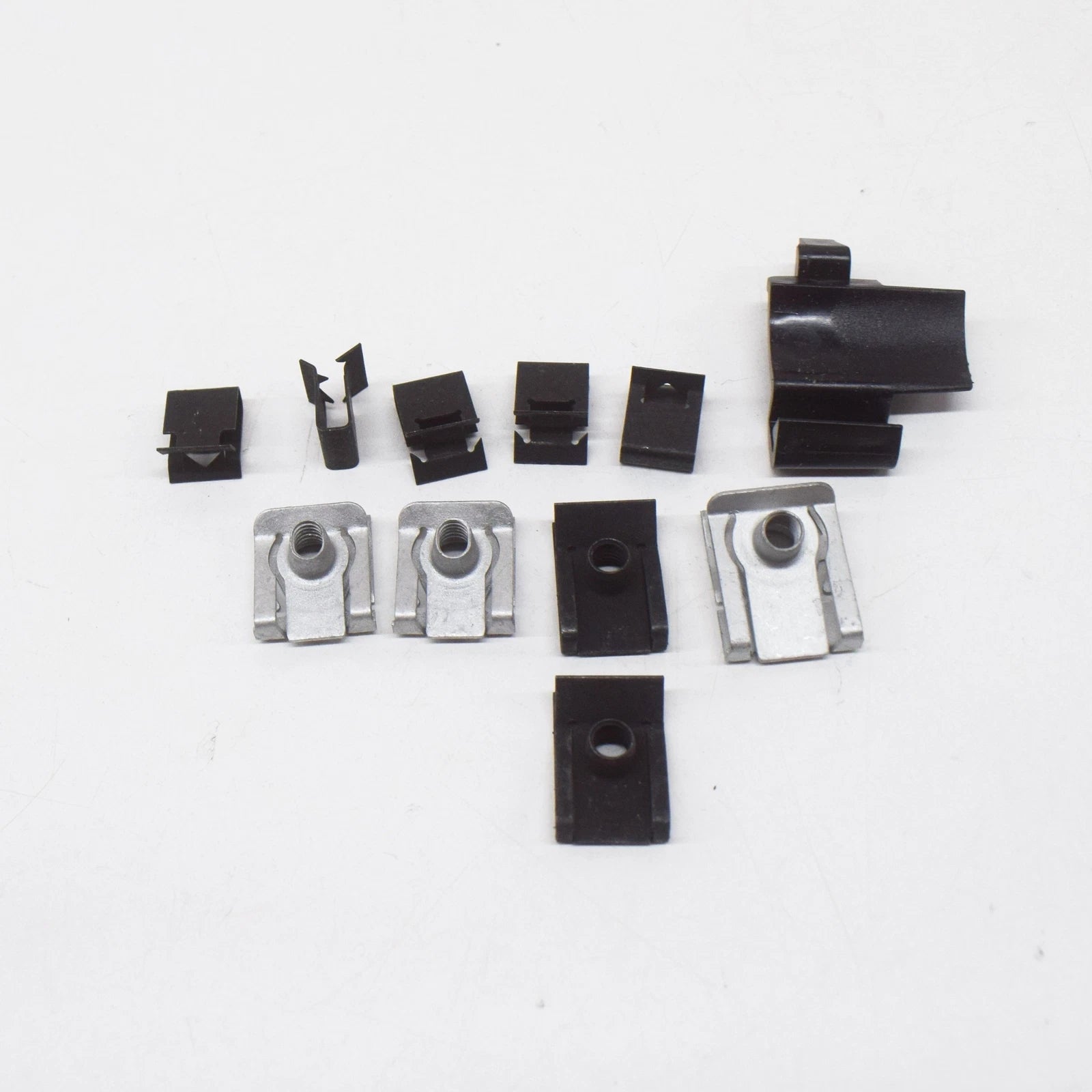 NEW AUDI A3 8V FRONT BUMPER BUMPER COVER HARDWARE KIT 8V0098623A ORIGINAL