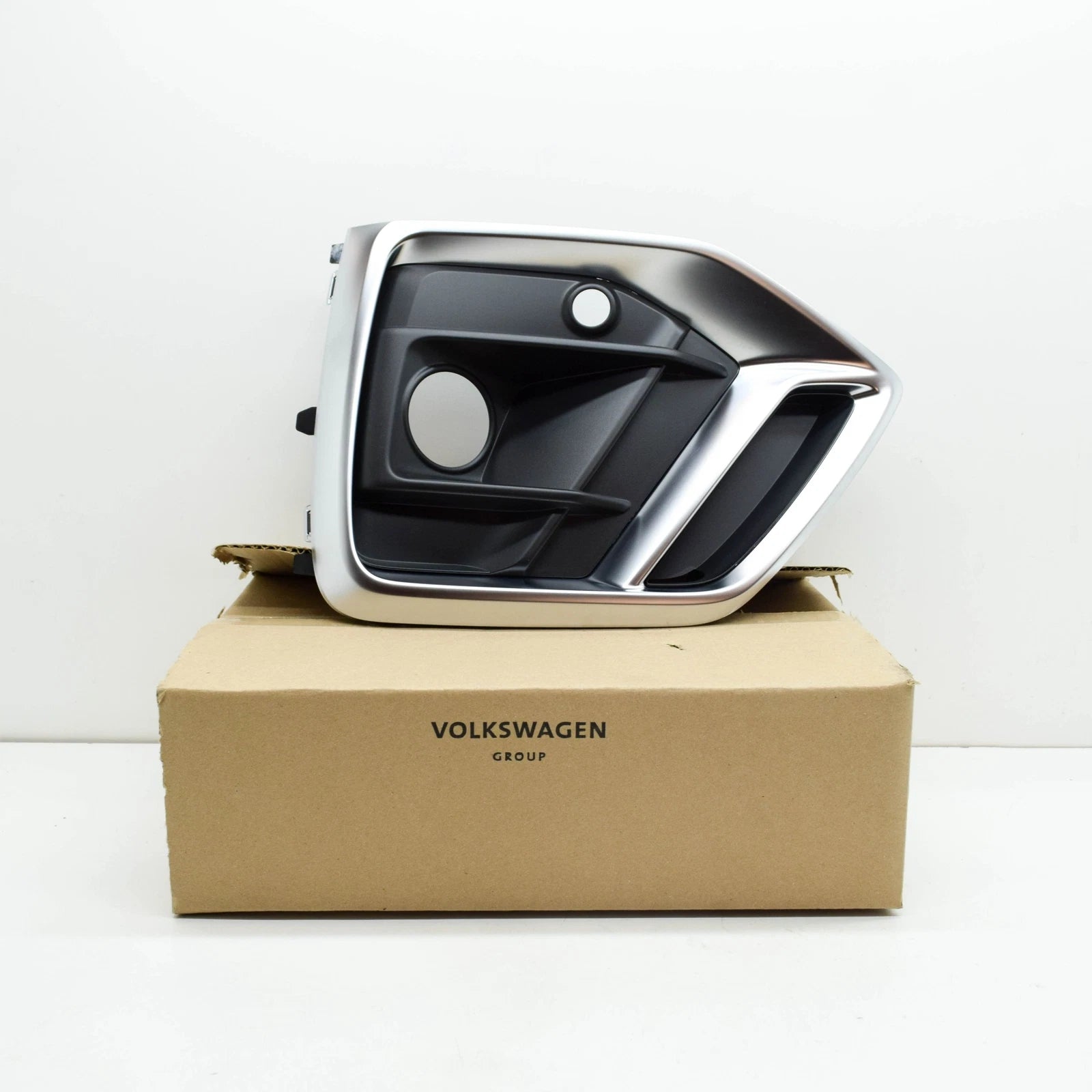 NEW AUDI Q5 FY FRONT BUMPER LEFT AIR GUIDE GRILLE 80F807679COX