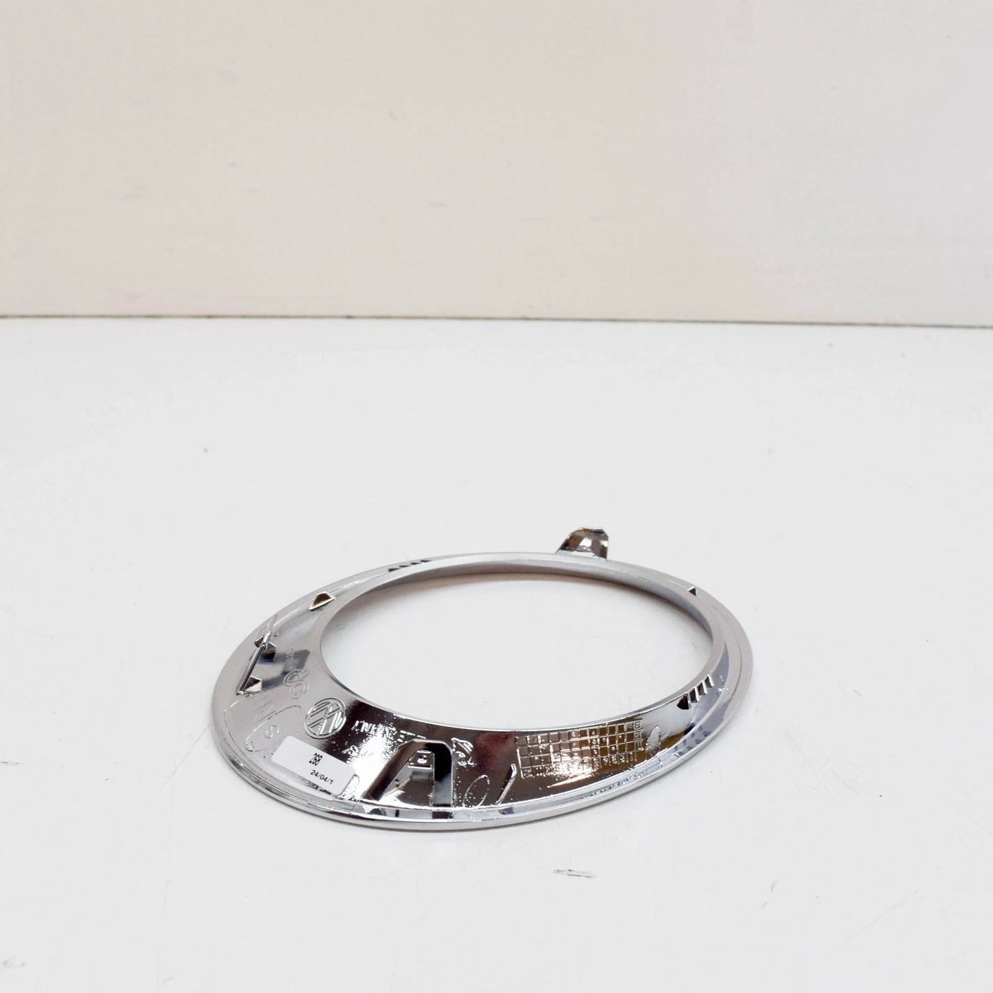 NEW VW UP! FRONT RIGHT FOG LIGHT SURROUND RING TRIM 1S0853400A2ZZ