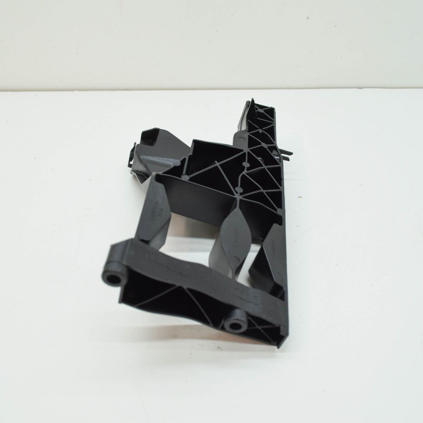 NEW AUDI A6 C7 RIGHT HEADLIGHT BRACKET 4G0805608A ORIGINAL