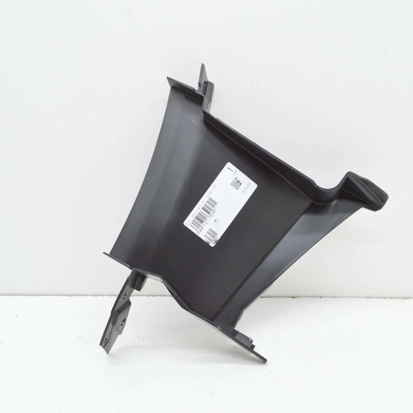 NEW AUDI A4 AVANT B9 RIGHT AIR GUIDE 8W0121764D ORIGINAL