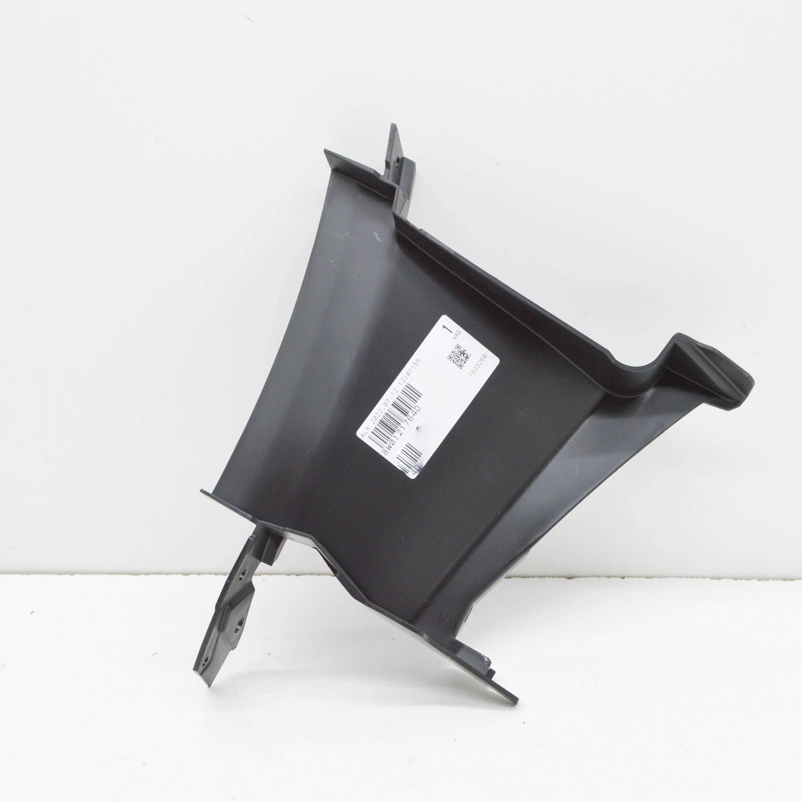 NEW AUDI A4 AVANT B9 RIGHT AIR GUIDE 8W0121764D ORIGINAL