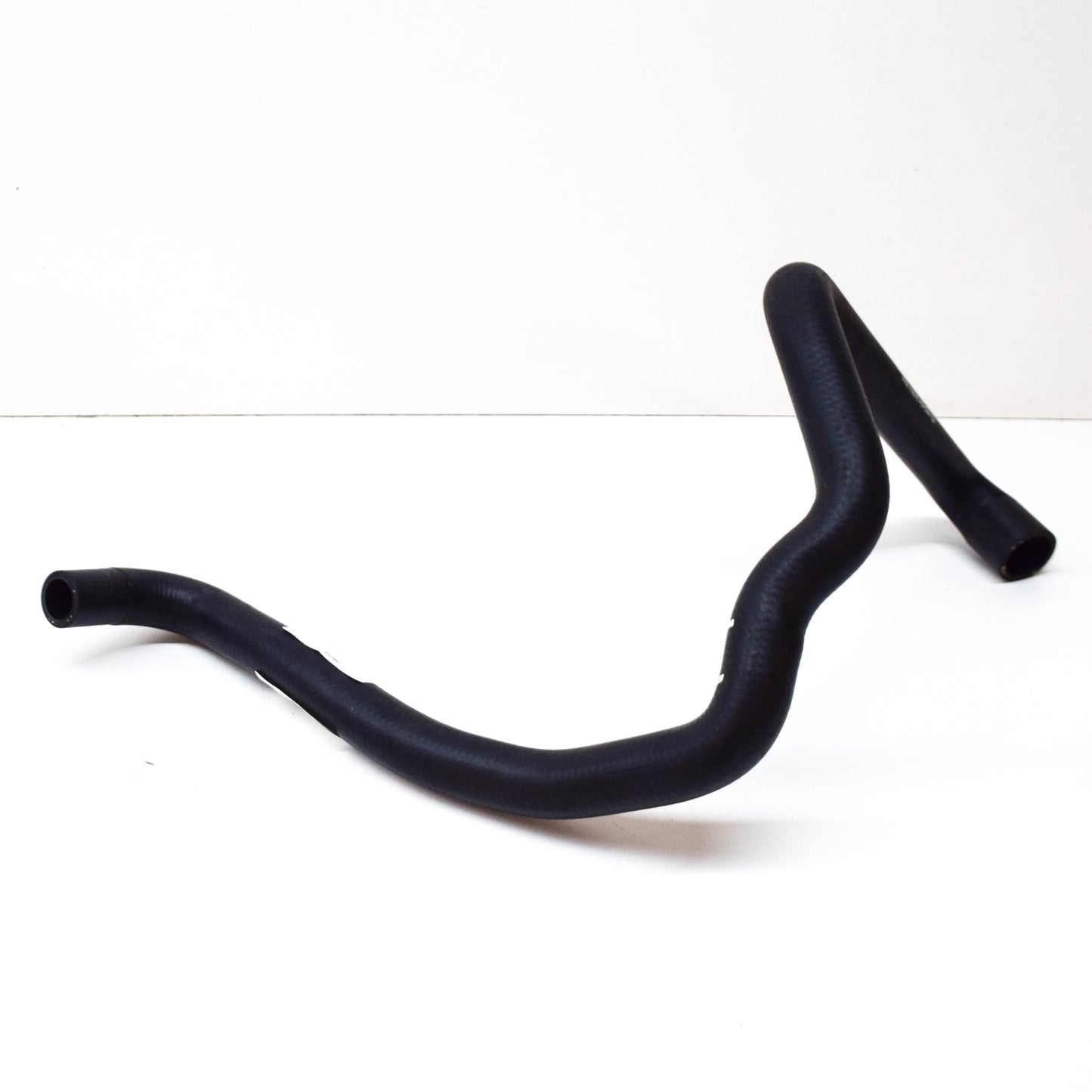 NEW MB CLS X218 ENGINE WATER COOLANT PIPE HOSE A2128320994 ORIGINAL