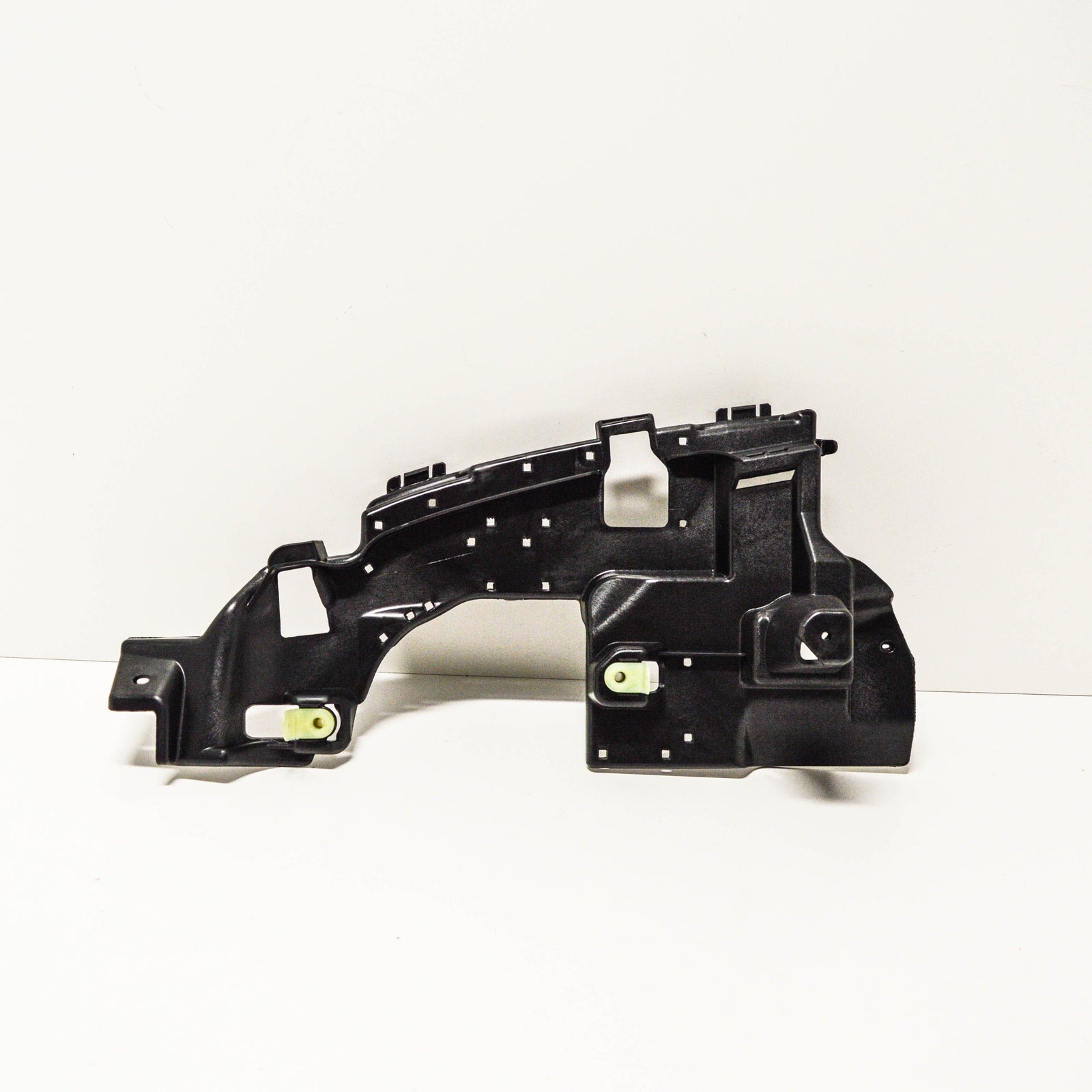 NEW MERCEDES-BENZ AMG C-CLASS W205 REAR BUMPER BRACKET LEFT A2058850100 ORIGINAL