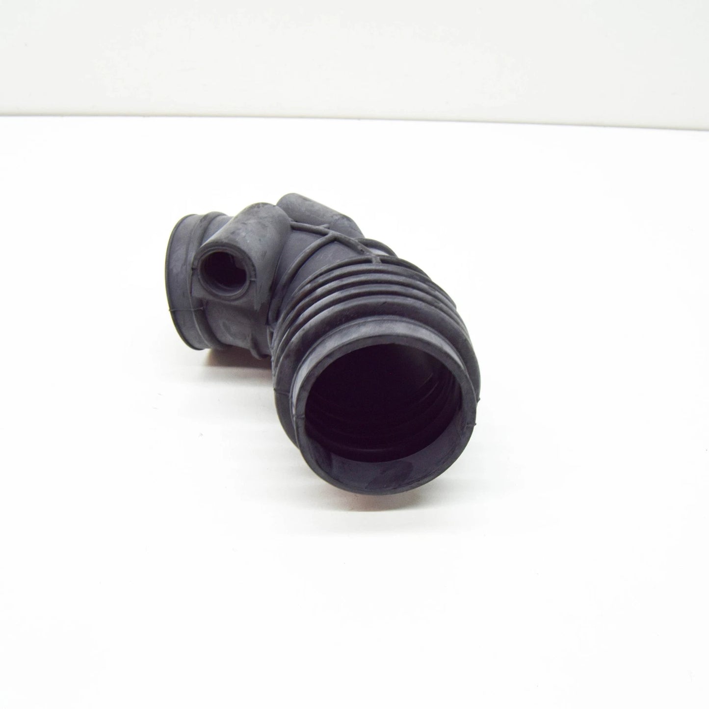 NEW BMW 3 E30 AIR BOOT PIPE HOSE 13711708834 ORIGINAL