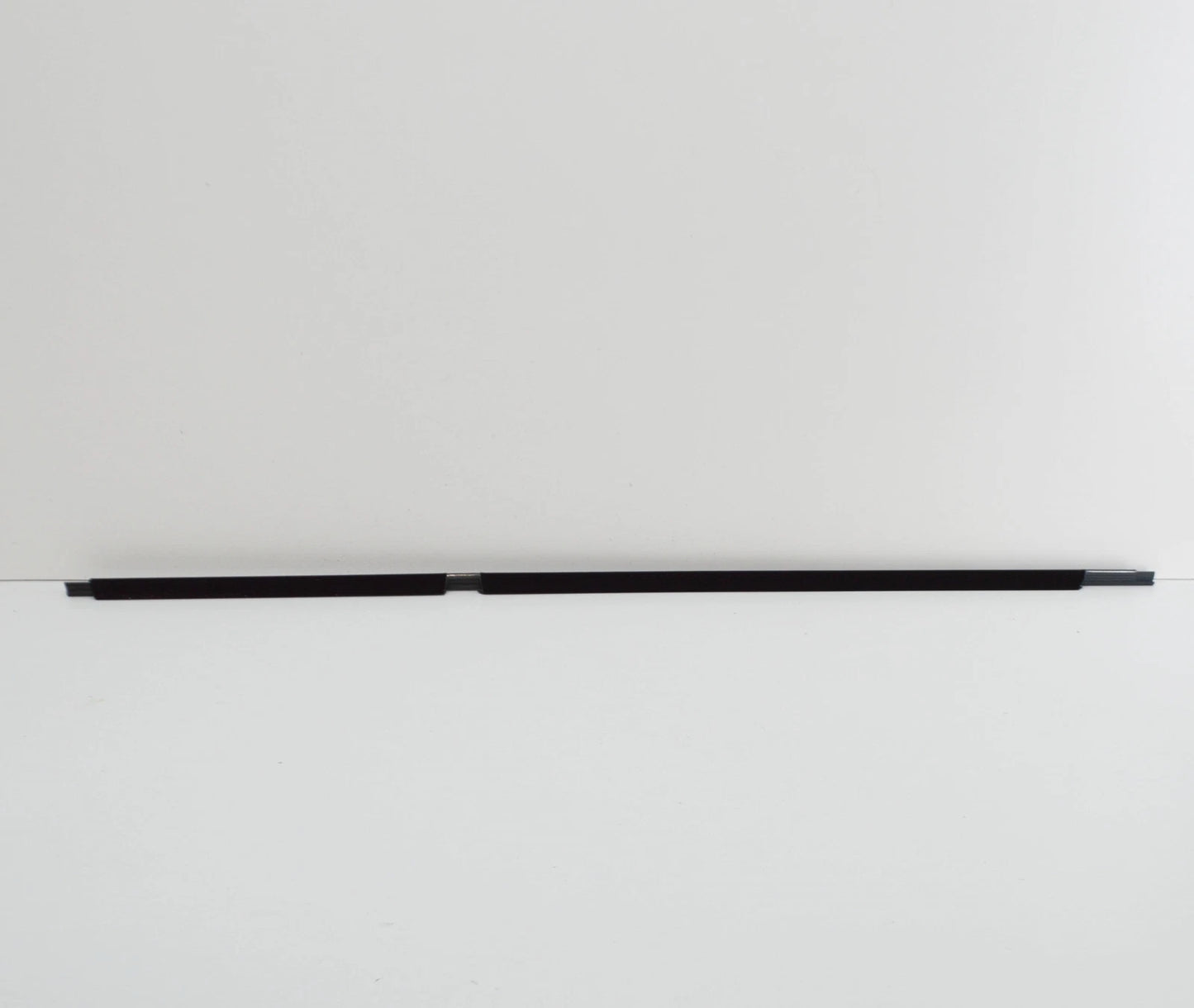 NEW BMW 5 E39 REAR RIGHT OUTER WINDOW SEAL 51228189276 8189276 ORIGINAL