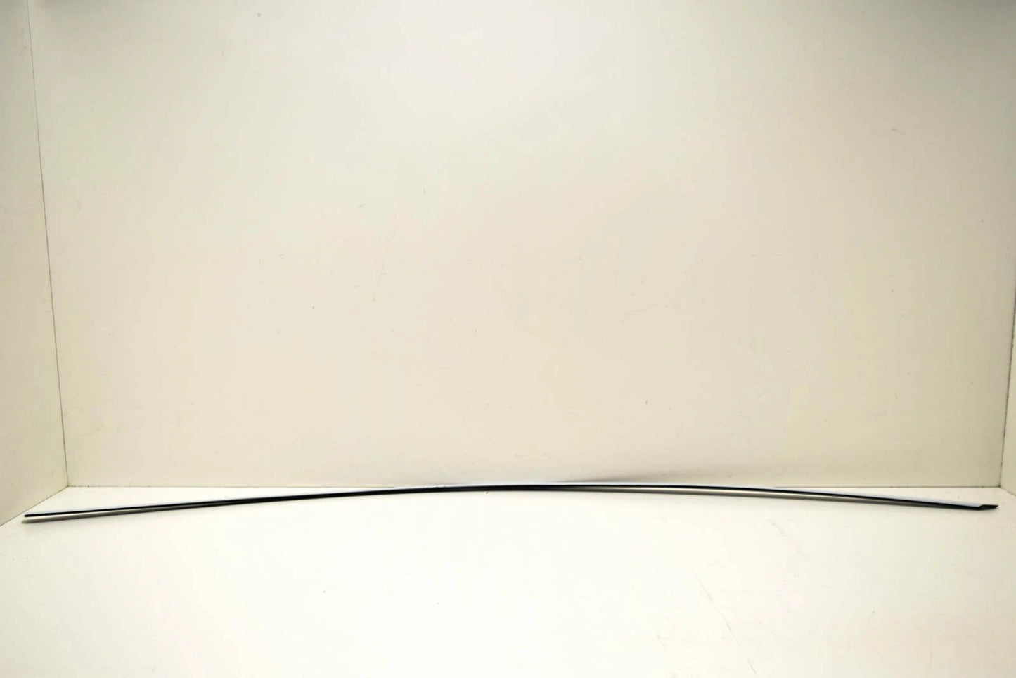 NEW AUDI A8 4N D5 FRONT RIGHT DOOR WINDOW GUIDE TRIM STRIP 4N0837644BT94