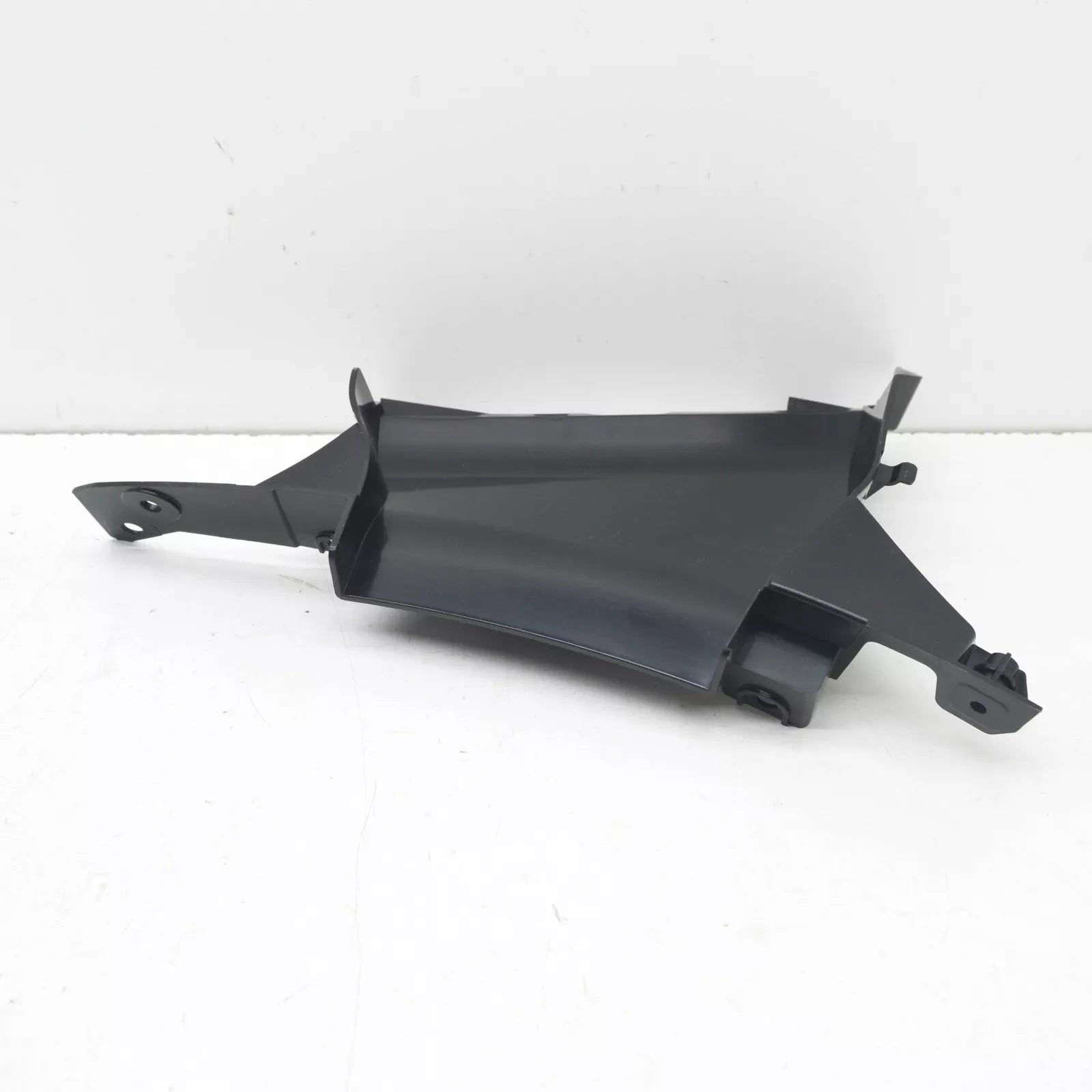 NEW AUDI RS5 8W6 FRONT BUMPER LEFT AIR GUIDE 8W6121763E