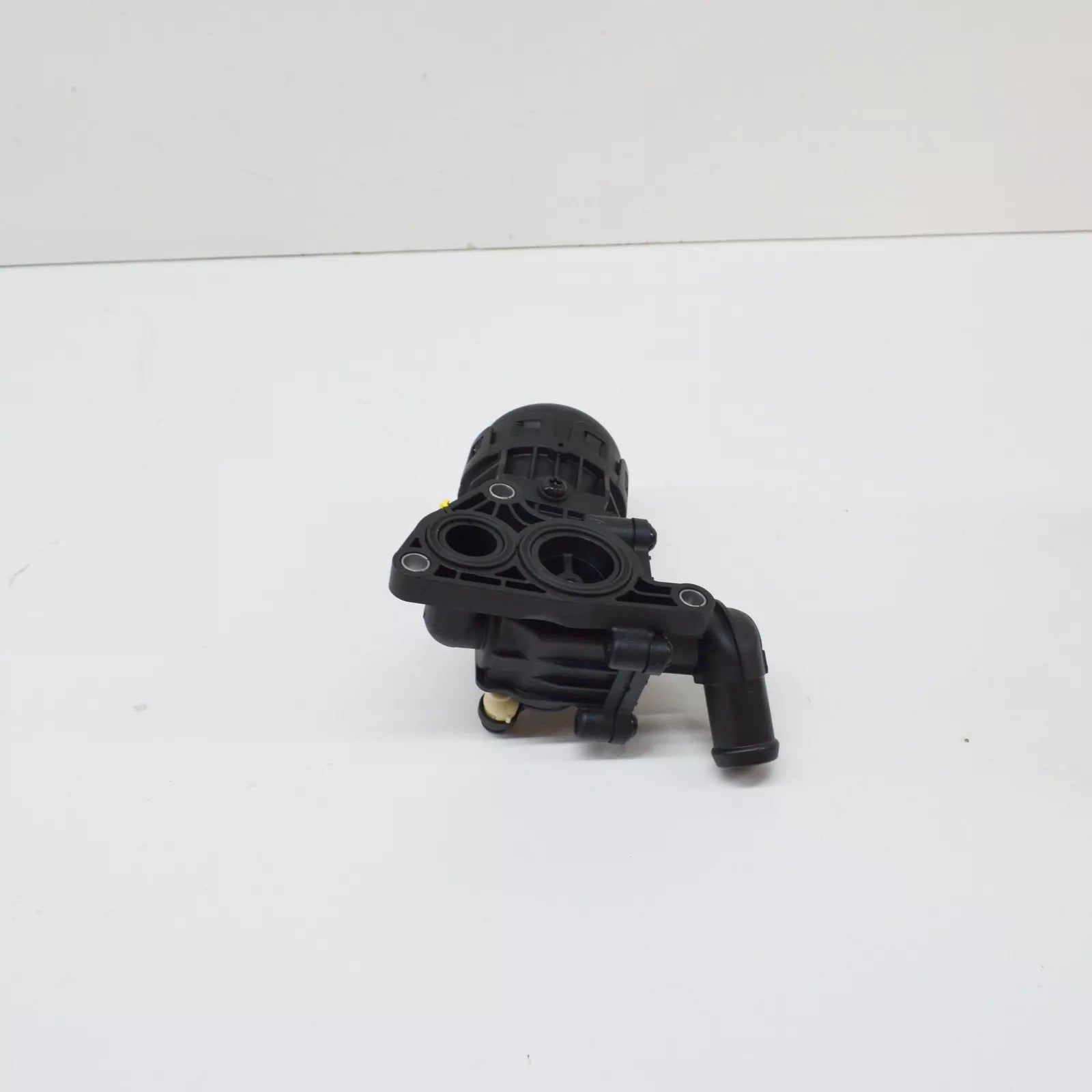 NEW VW AMAROK COOLING SYSTEM REGULATING VALVE 059121737AR