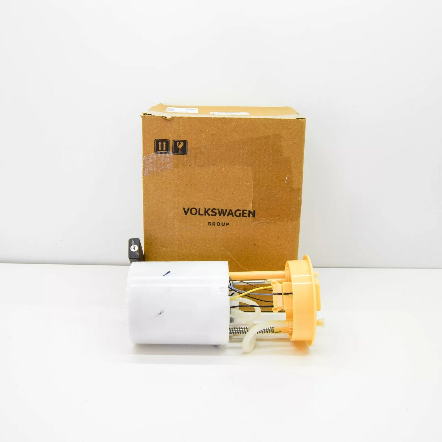 NEW VW AMEO FUEL DELIVERY UNIT AND GAUGE SENDER AND FILTER 6RF919050K ORIGINAL