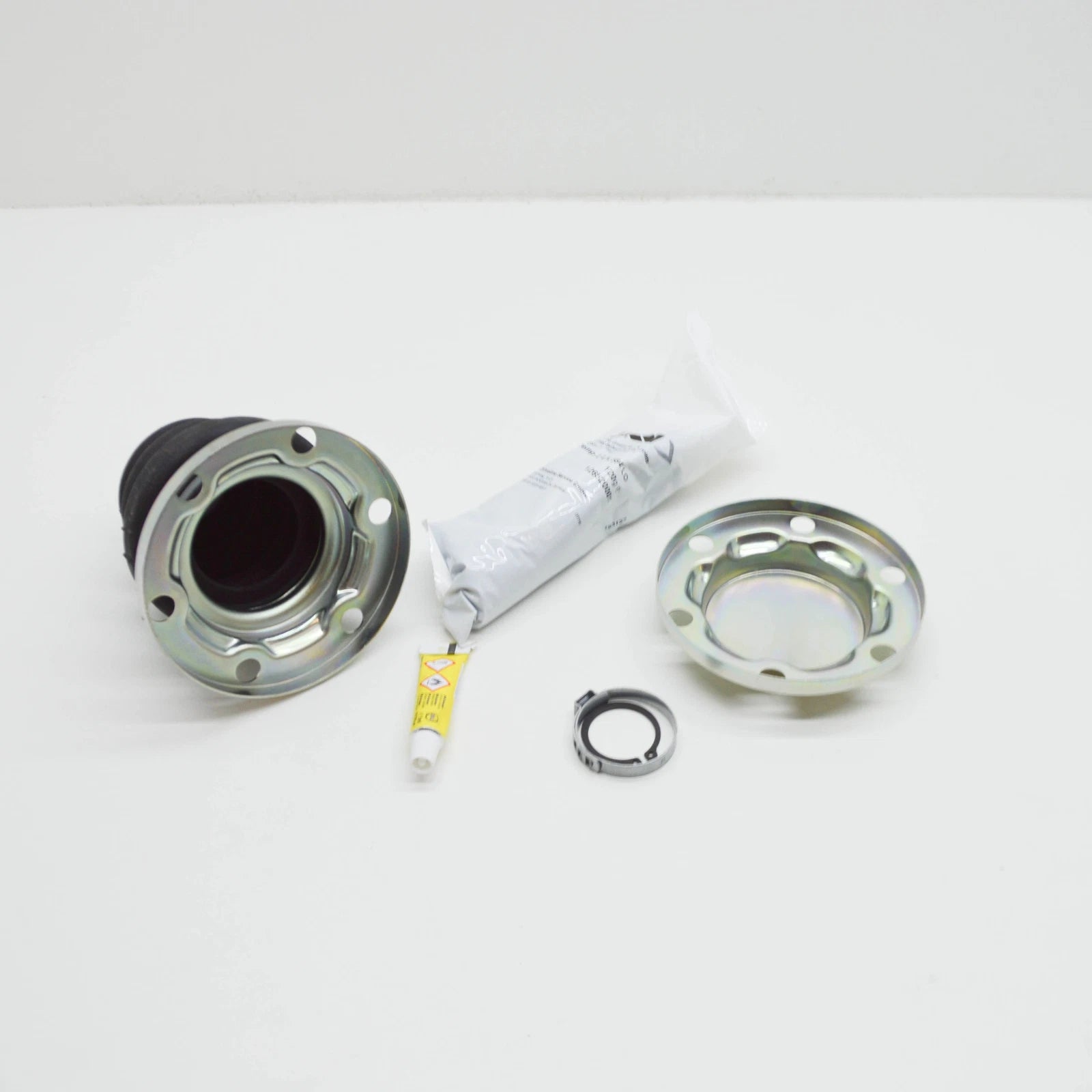 NEW BMW 5 E34 REAR DRIVE SHAFT BOOT REPAIR KIT 33219067906 9067906 ORIGINAL