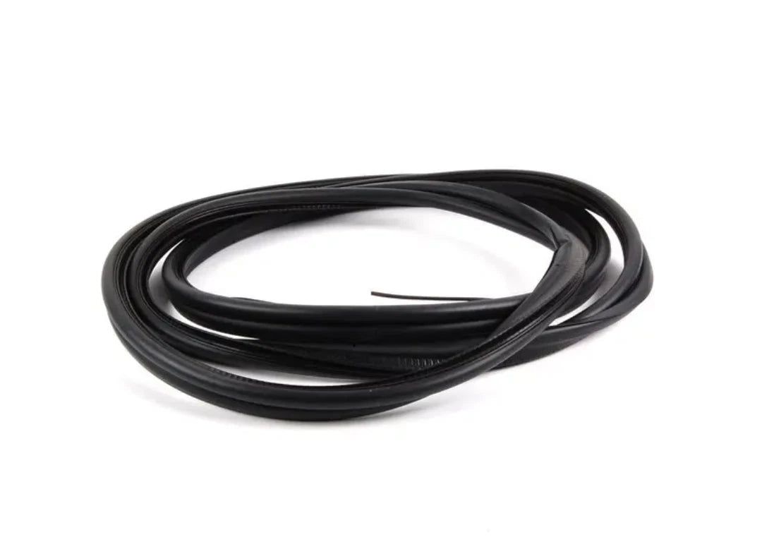 NEW BMW 5 E60 TRUNK LID SEALING 7110420 51767110420 ORIGINAL