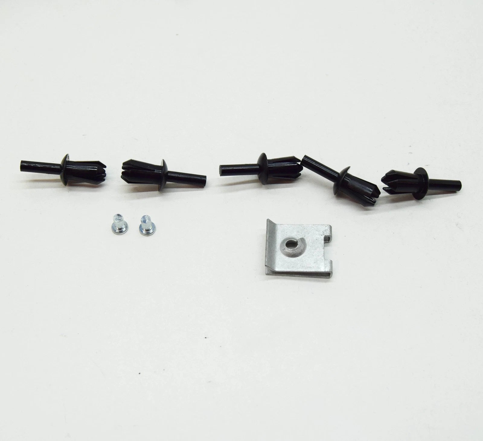 NEW AUDI A3 CABRIO 8V FRONT FENDER LINER STTACHMENT PARTS SET 8V0098629A