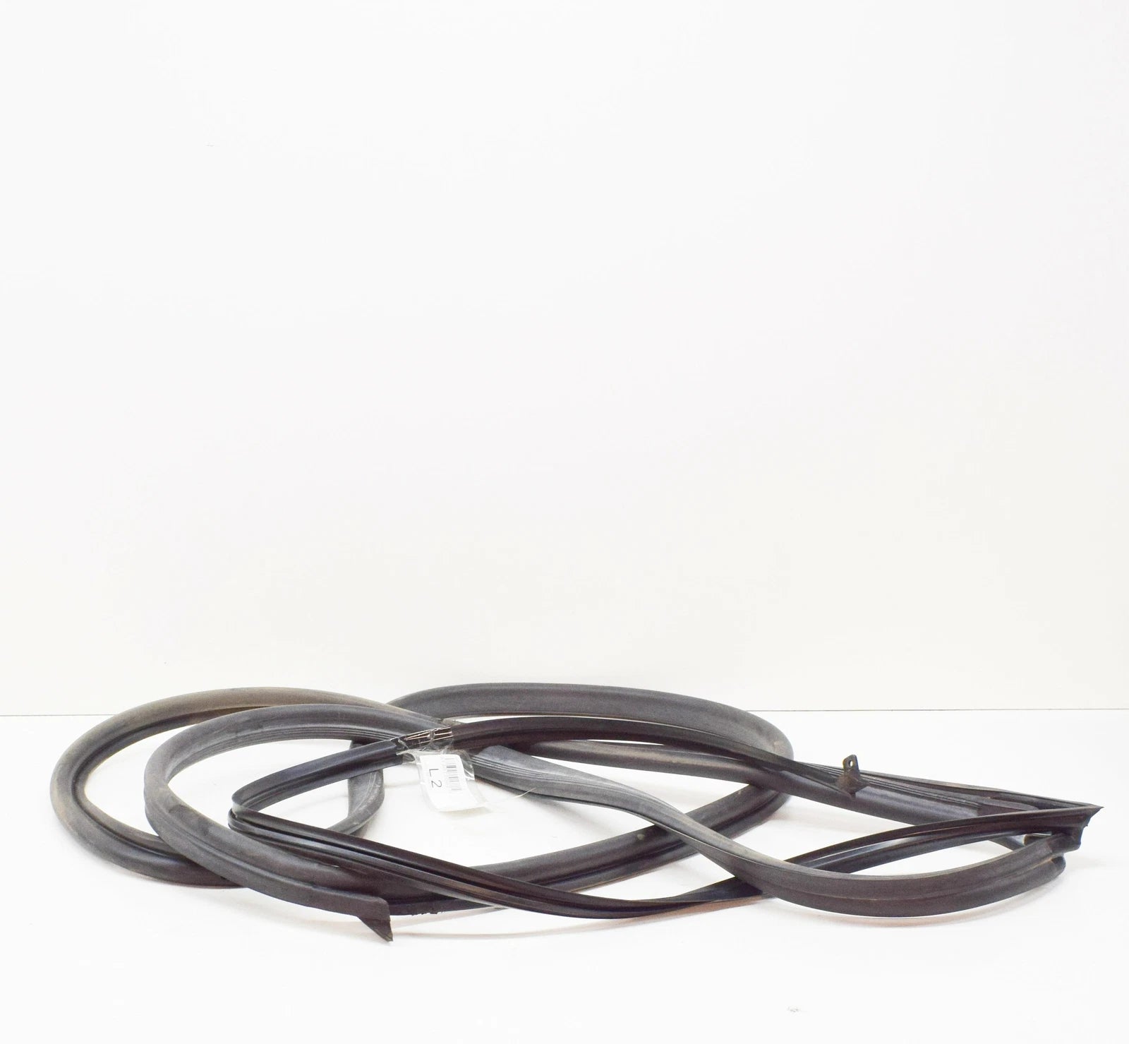 NEW MERCEDES-BENZ S-CLASS W140 WEATHERSTRIP RIGHT FRONT DOOR A1407200278