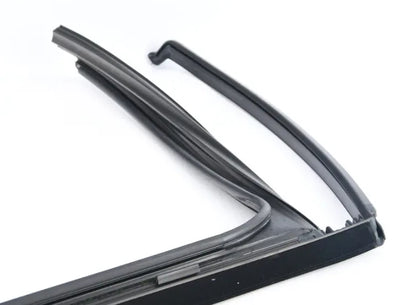 NEW VOLKSWAGEN PASSAT B7 REAR RIGHT SIDE WINDOW GUIDE 3AE839432D5AP ORIGINAL