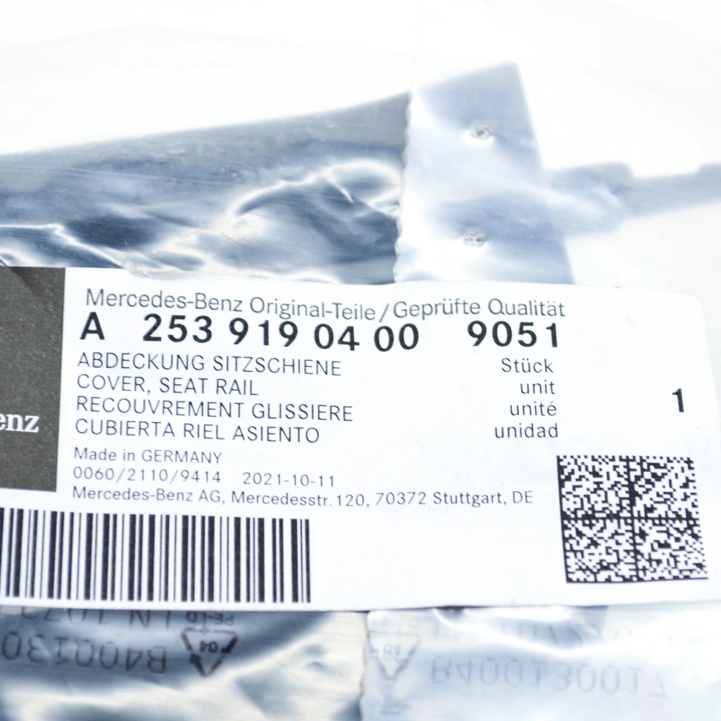 NEW MB GLC X253 FRONT RIGHT INNER SEAT TRACK END A25391904009051 ORIGINAL