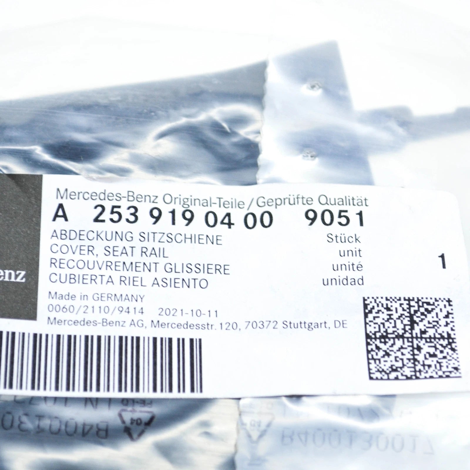 NEW MB GLC X253 FRONT RIGHT INNER SEAT TRACK END A25391904009051 ORIGINAL