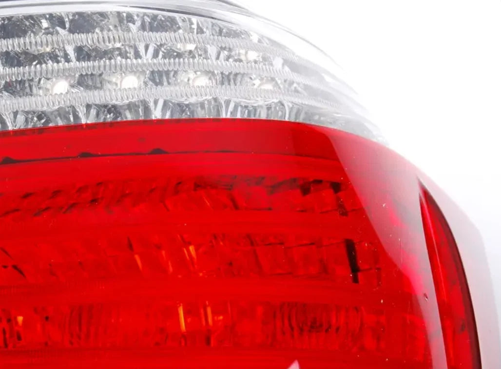 NEW BMW 5 E60 REAR RIGHT TAILLIGHT 7361594 63217361594 ORIGINAL