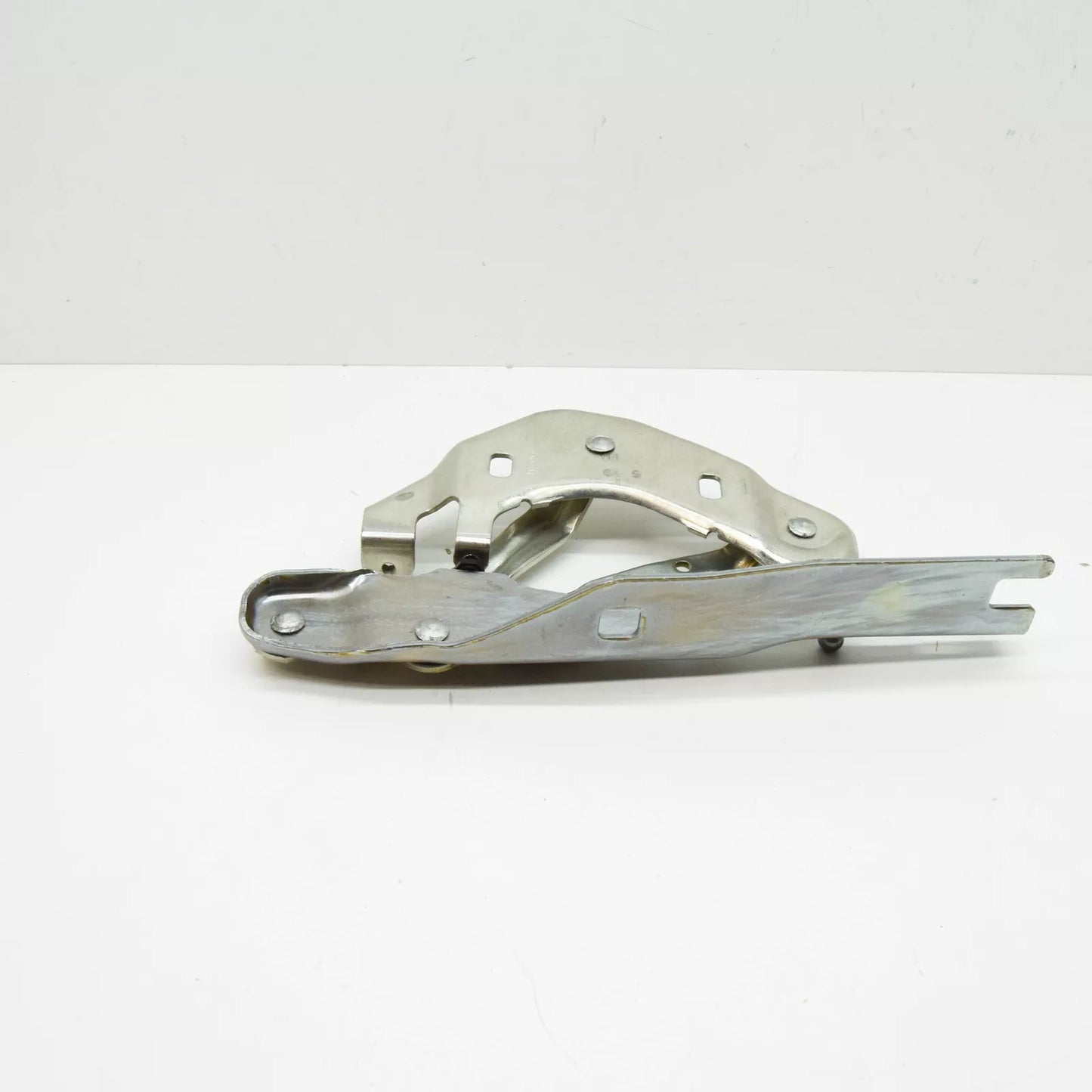 NEW AUDI A1 8X FRONT RIGHT HOOD LID HINGE 8X0823302A ORIGINAL