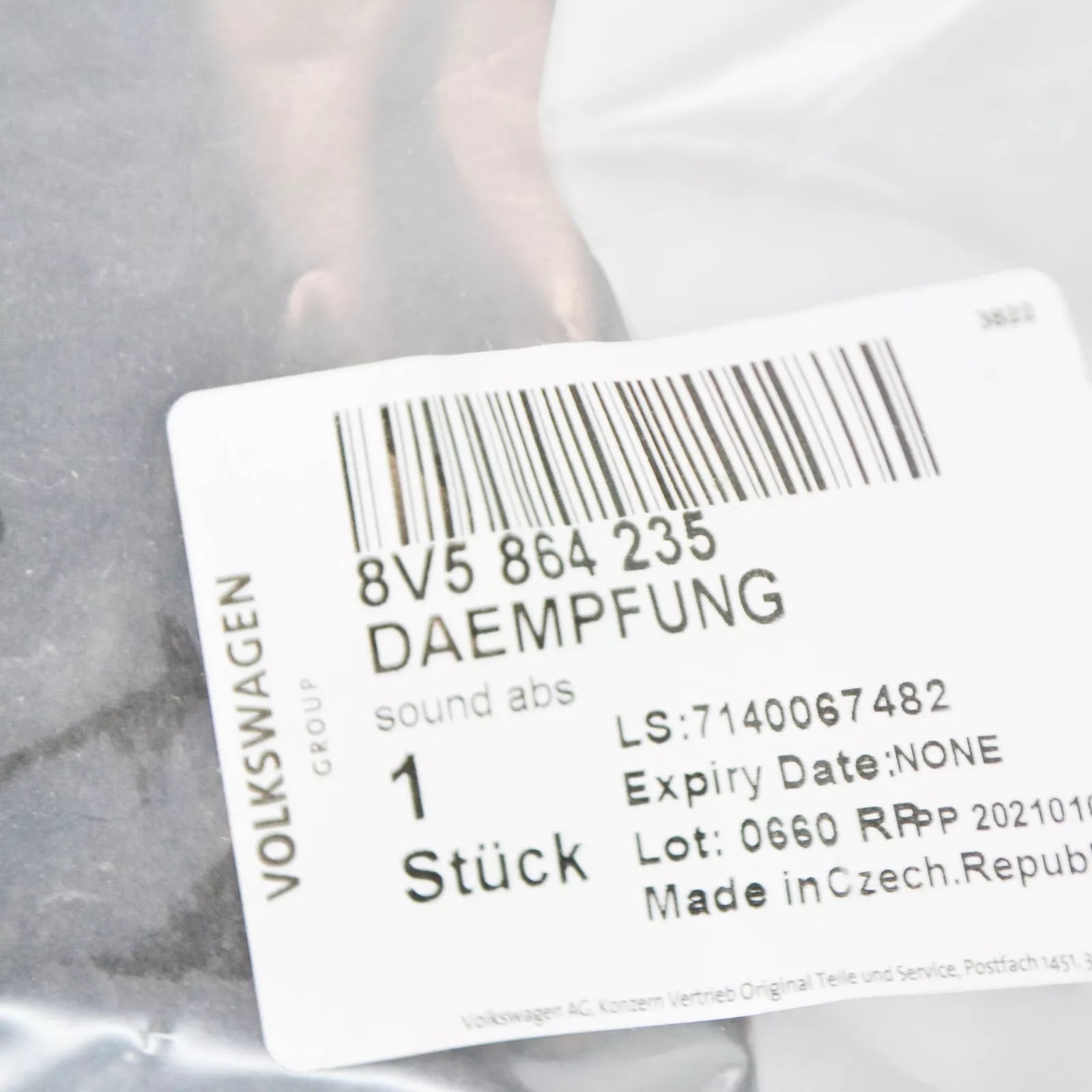 NEW AUDI A3 8V FRONT LEFT FENDER INSULATION 8V5864235 ORIGINAL