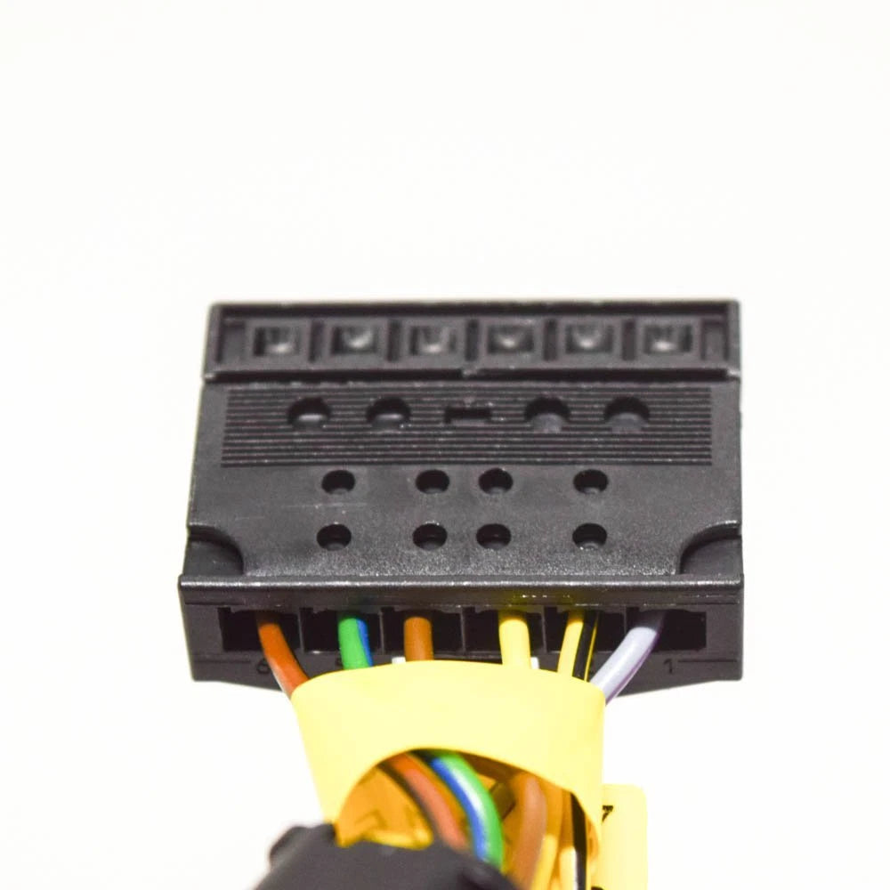 NEW BMW 5 E39 REAR LEFT LIGHT ADAPTER 63120025517 0025517 ORIGINAL