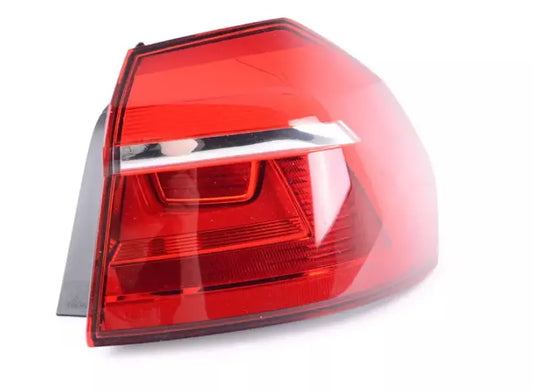 NEW VOLKSWAGEN PASSAT B8 REAR RIGHT OUTER TAILLIGHT 561945096N ORIGINAL