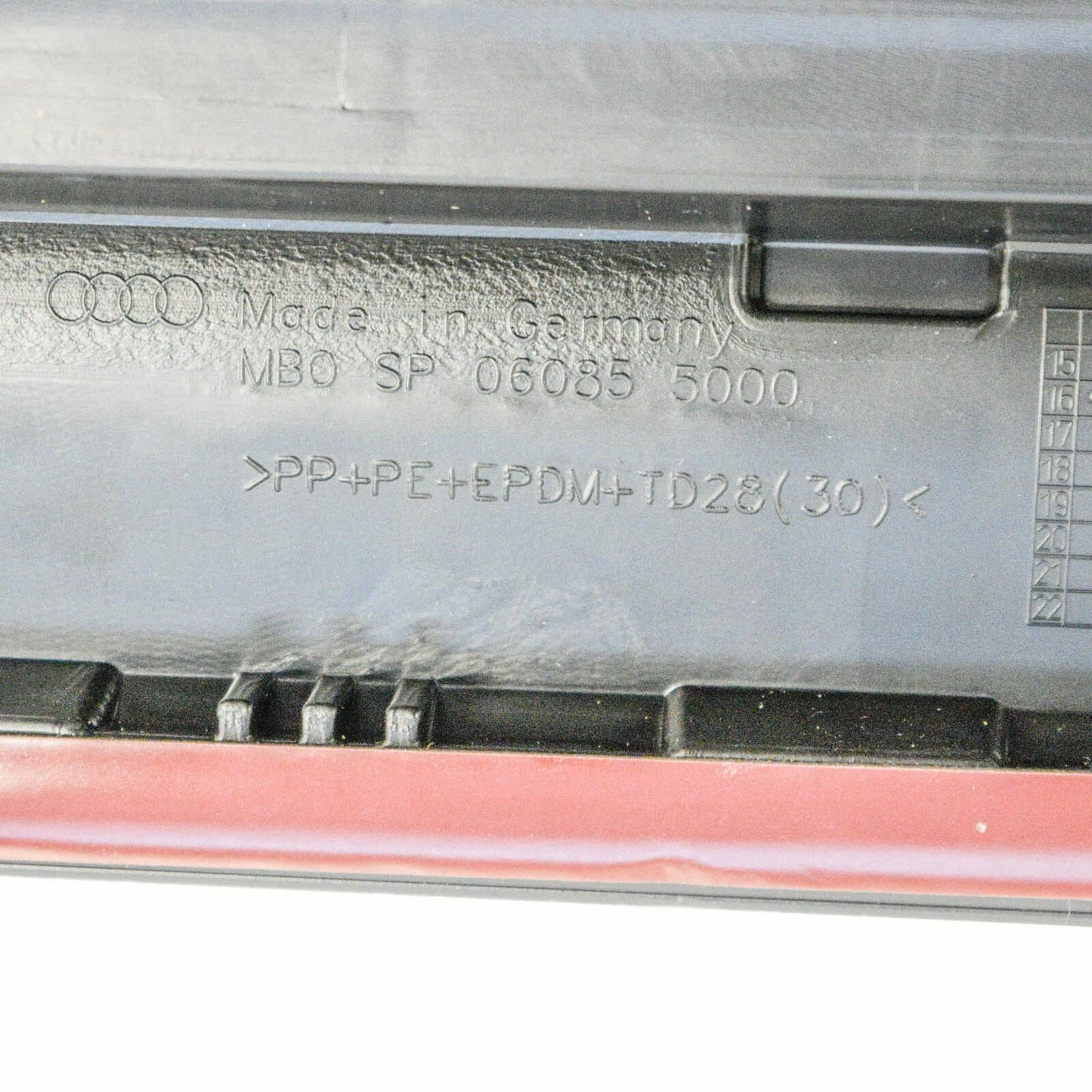 NEW AUDI Q5 8R FRONT RIGHT DOOR LOWER MOLDING COVER 8R0853960D4U8