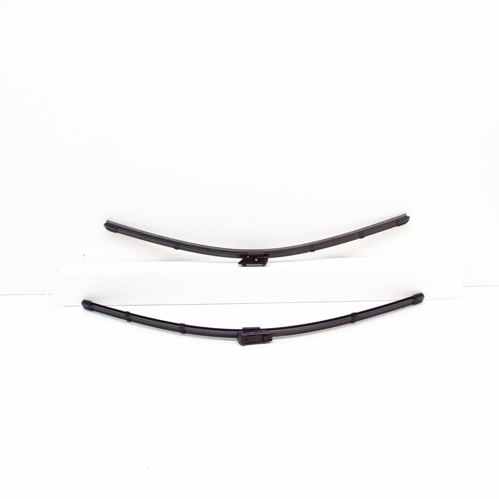 NEW VOLKSWAGEN ATLAS CA1 FRONT WIPER BLADE SET 3CN998002 2019