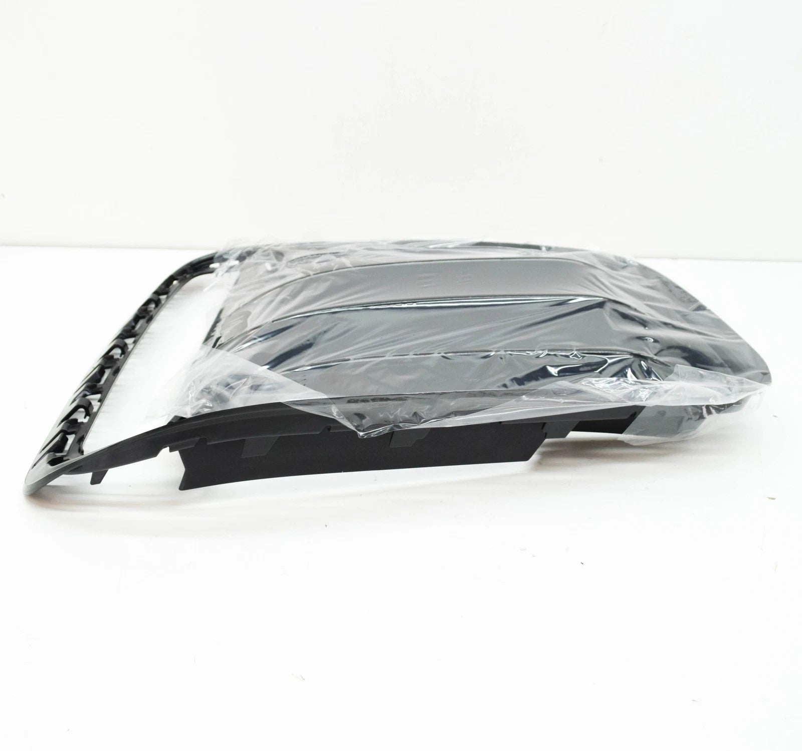 NEW BMW 4 COUPE G22 FRONT BUMPER OPEN RIGHT GRILLE 51118077066 ORIGINAL