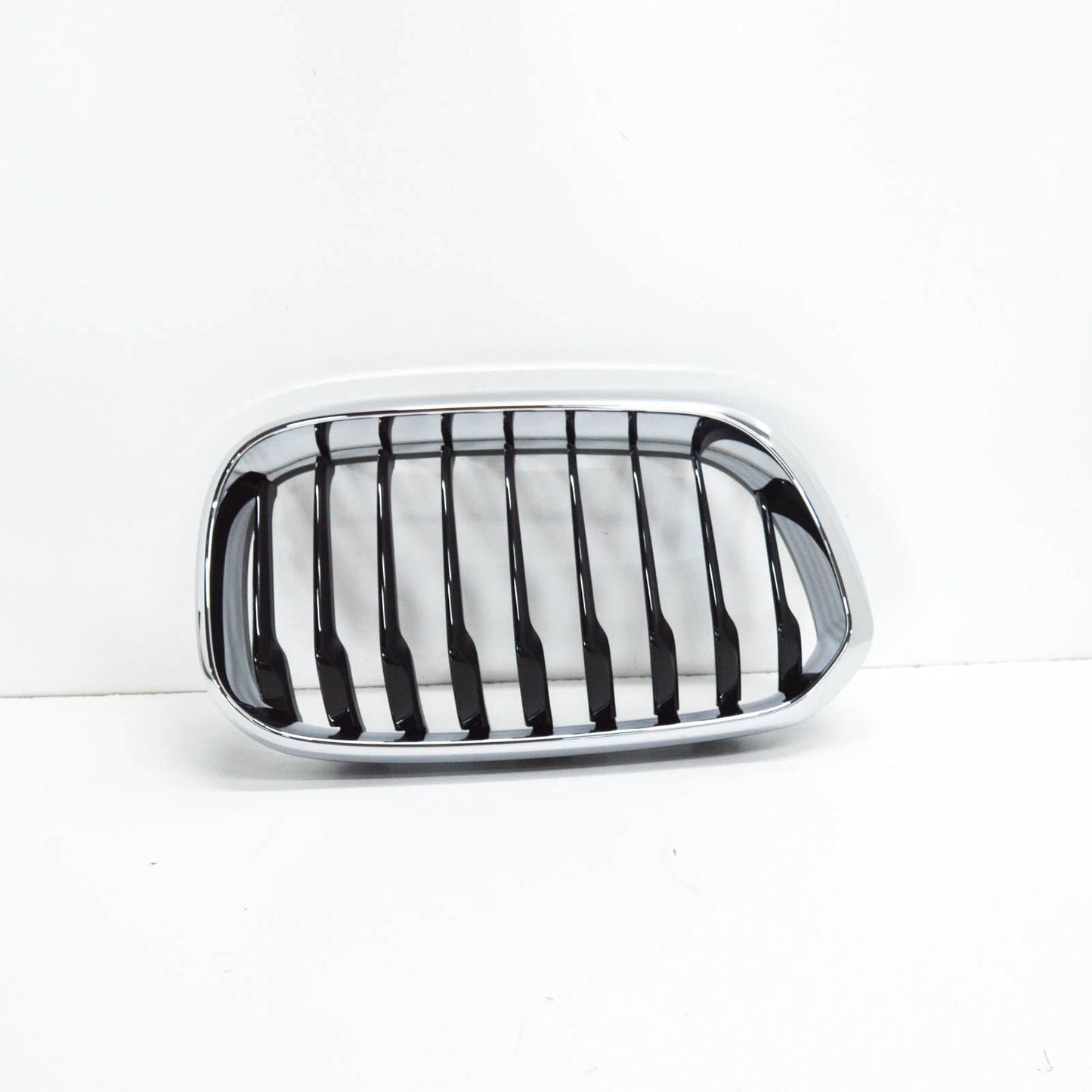 NEW BMW 1 F20 FRONT BUMPER RIGHT UPPER GRILLE 51137371686 7371686 2015 ORIGINAL