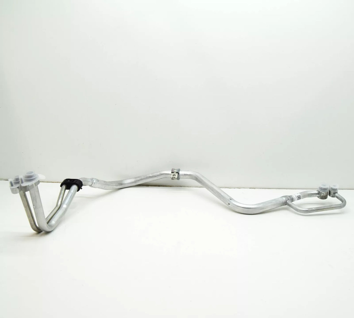 NEW MERCEDES-BENZ SPRINTER W907 REFRIGERANT LINE A9078307200 ORIGINAL