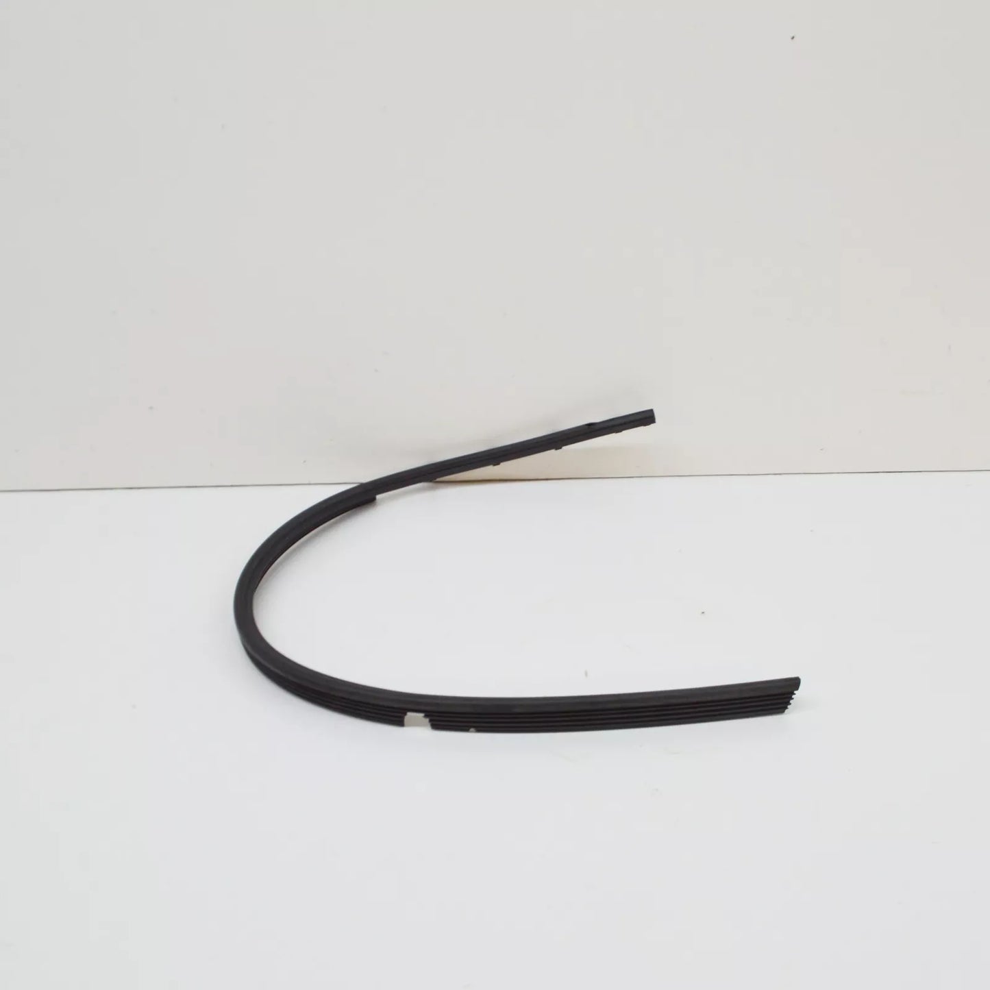 NEW MERCEDES-BENZ C W202 FRONT LEFT HEADLIGHT MOLDING SEAL A2028261780 ORIGINAL