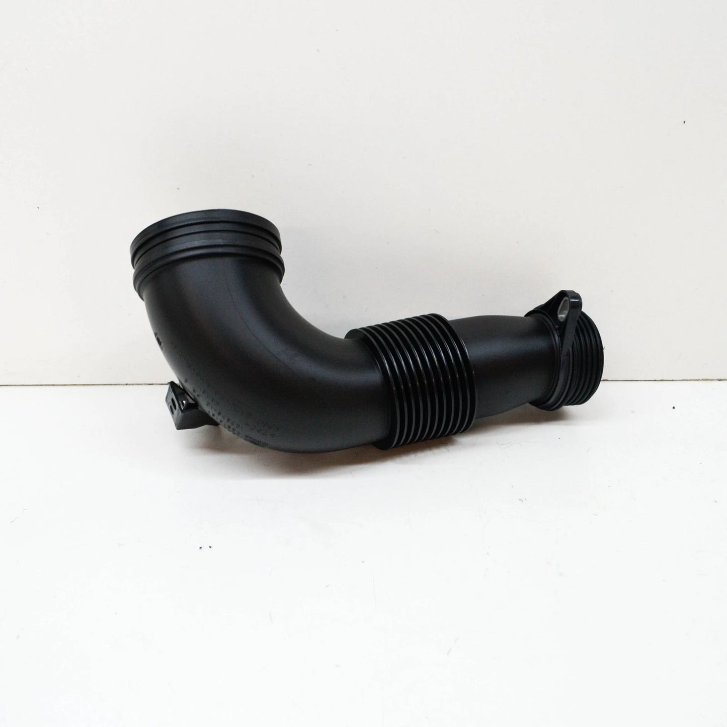 NEW BMW 1 F20 2.0 PETROL AIR INTAKE PIPE HOSE 13717605638 ORIGINAL
