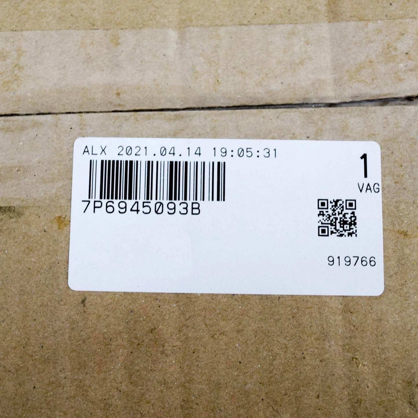 NEW VOLKSWAGEN TOUAREG 7P REAR LEFT INNER TAIL LIGHT 7P6945093B