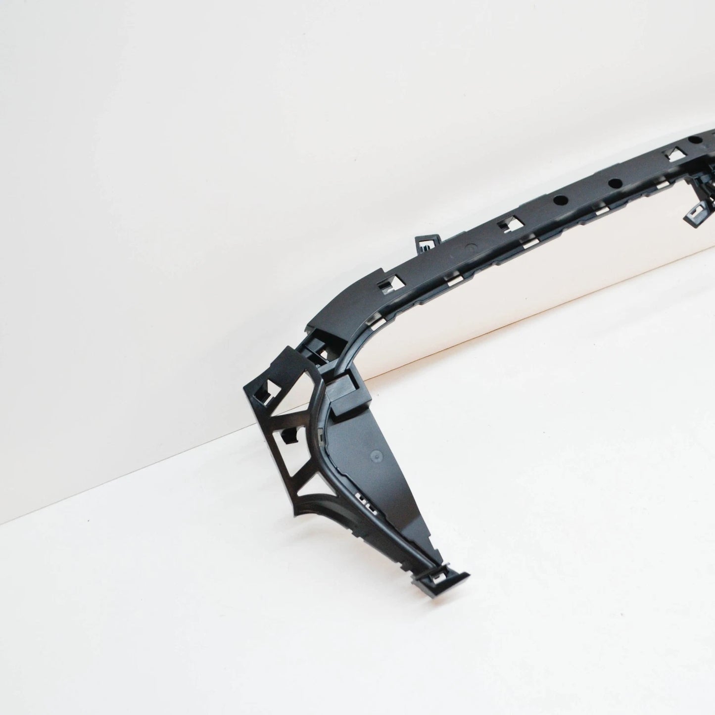 NEW MB GLE W167 FRONT BUMPER LOWER CENTER BASIC CARRIER A1678856303 ORIGINAL