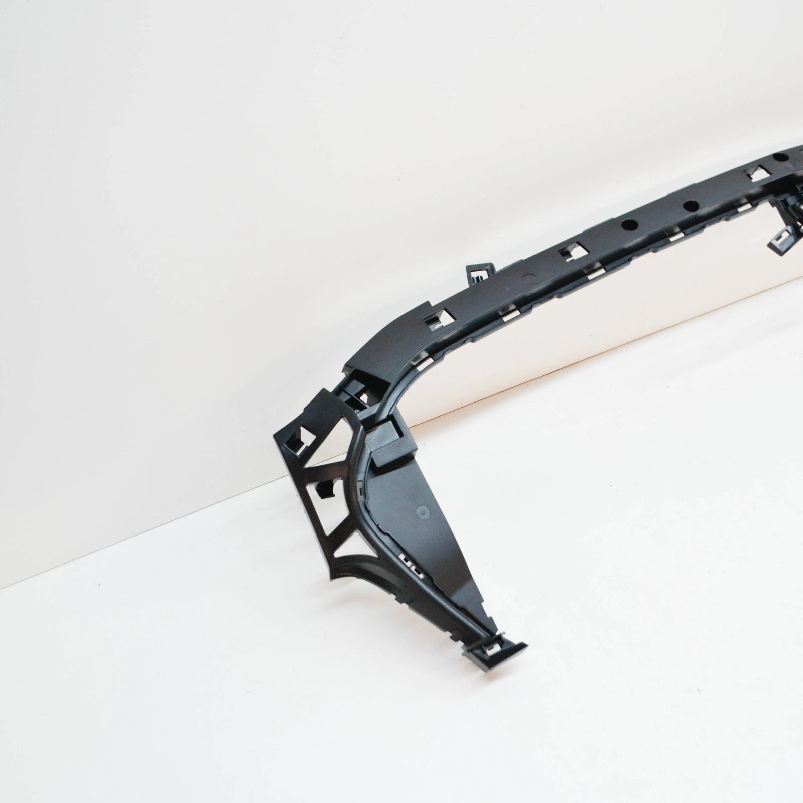 NEW MB GLE W167 FRONT BUMPER LOWER CENTER BASIC CARRIER A1678856303 ORIGINAL