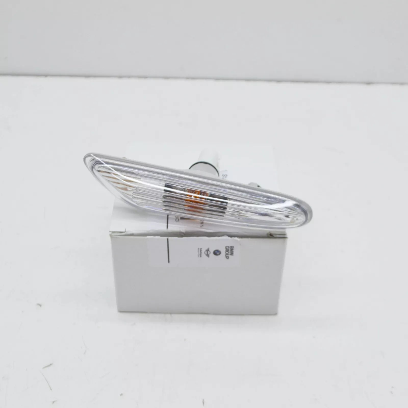 NEW BMW 5 E60 FRONT LEFT WING FENDER TURN INDICATOR 63137165741 7165741 ORIGINAL