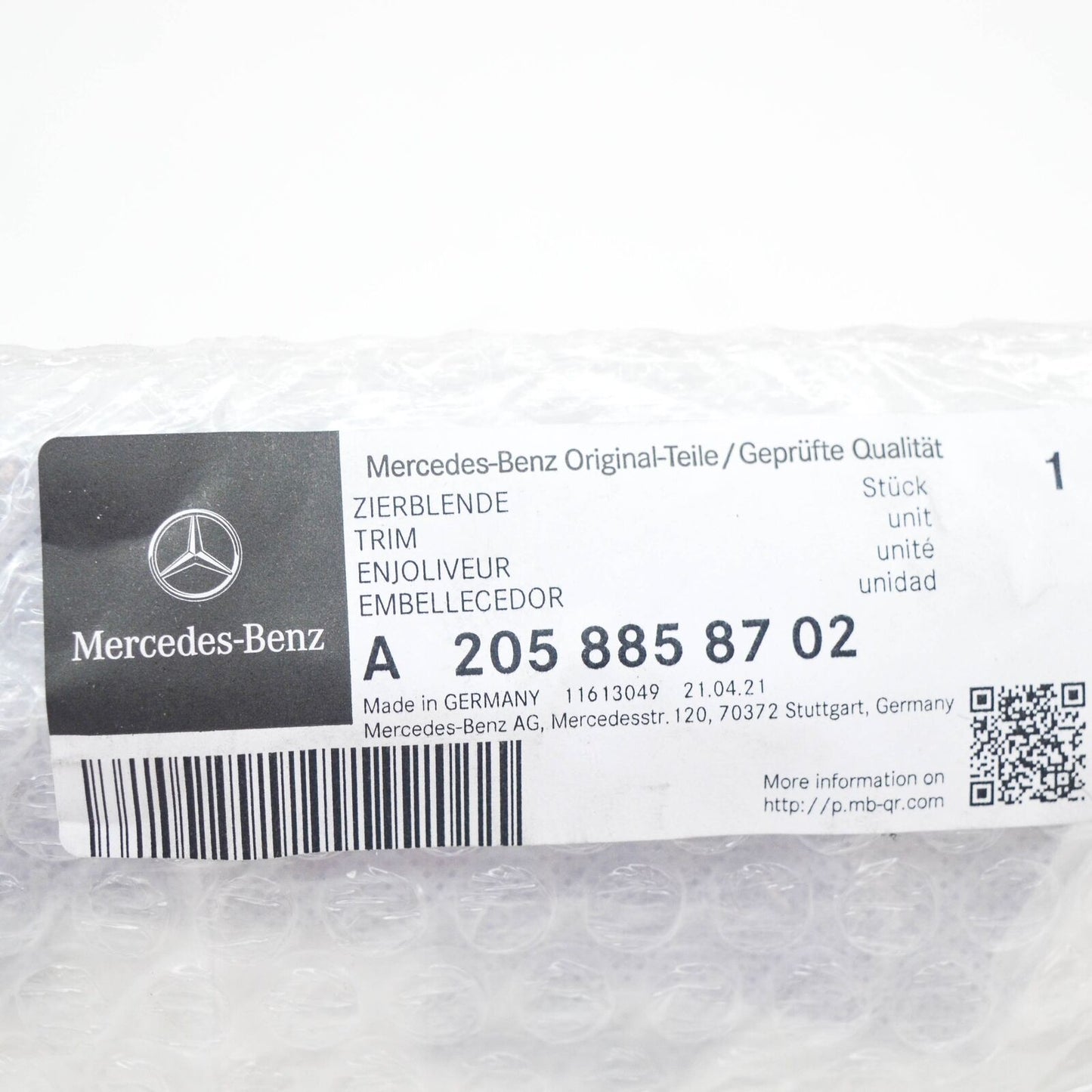 NEW MERCEDES-BENZ C W205 AMG FRONT BUMPER RIGHT SIDE MOLDING A2058858702