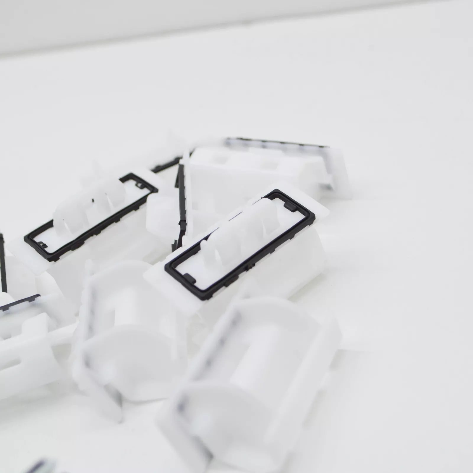 NEW AUDI A6 C7 SIDE SKIRT ATTACHMENT PARTS CLIPS SET 4G0898909