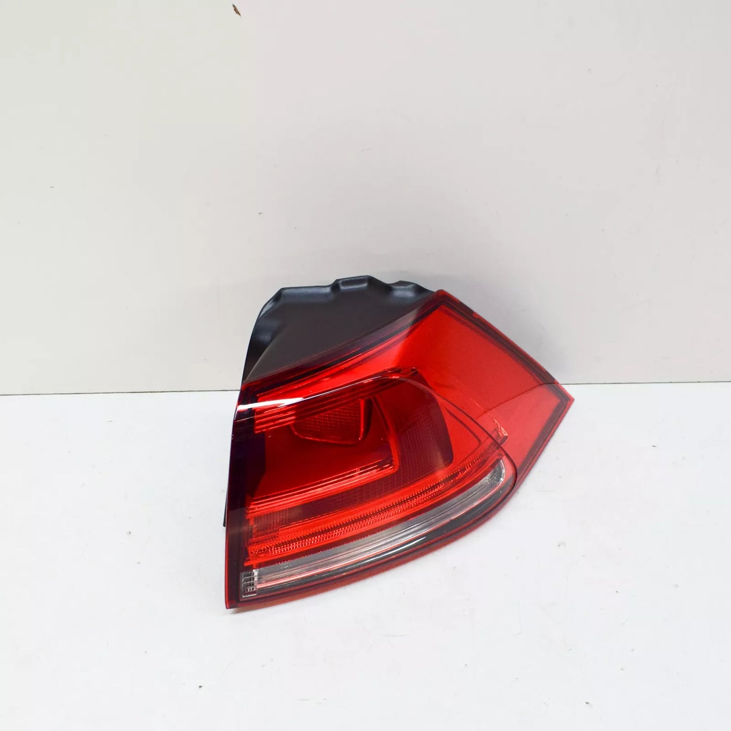 NEW VOLKSWAGEN GOLF MK7 REAR RIGHT TAILLIGHT 5G0945096M