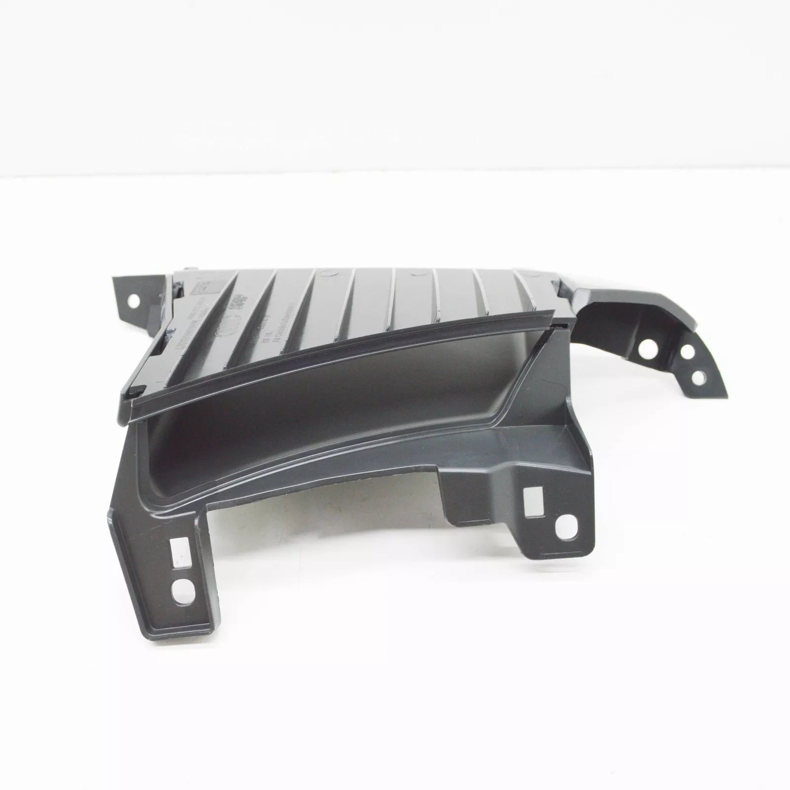 NEW AUDI A4 AVANT B9 FEONT BUMPER LEFT AIR GUIDE 8W0121763L